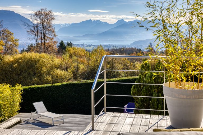 luxury house 9 Rooms for sale on ANNECY (74000)