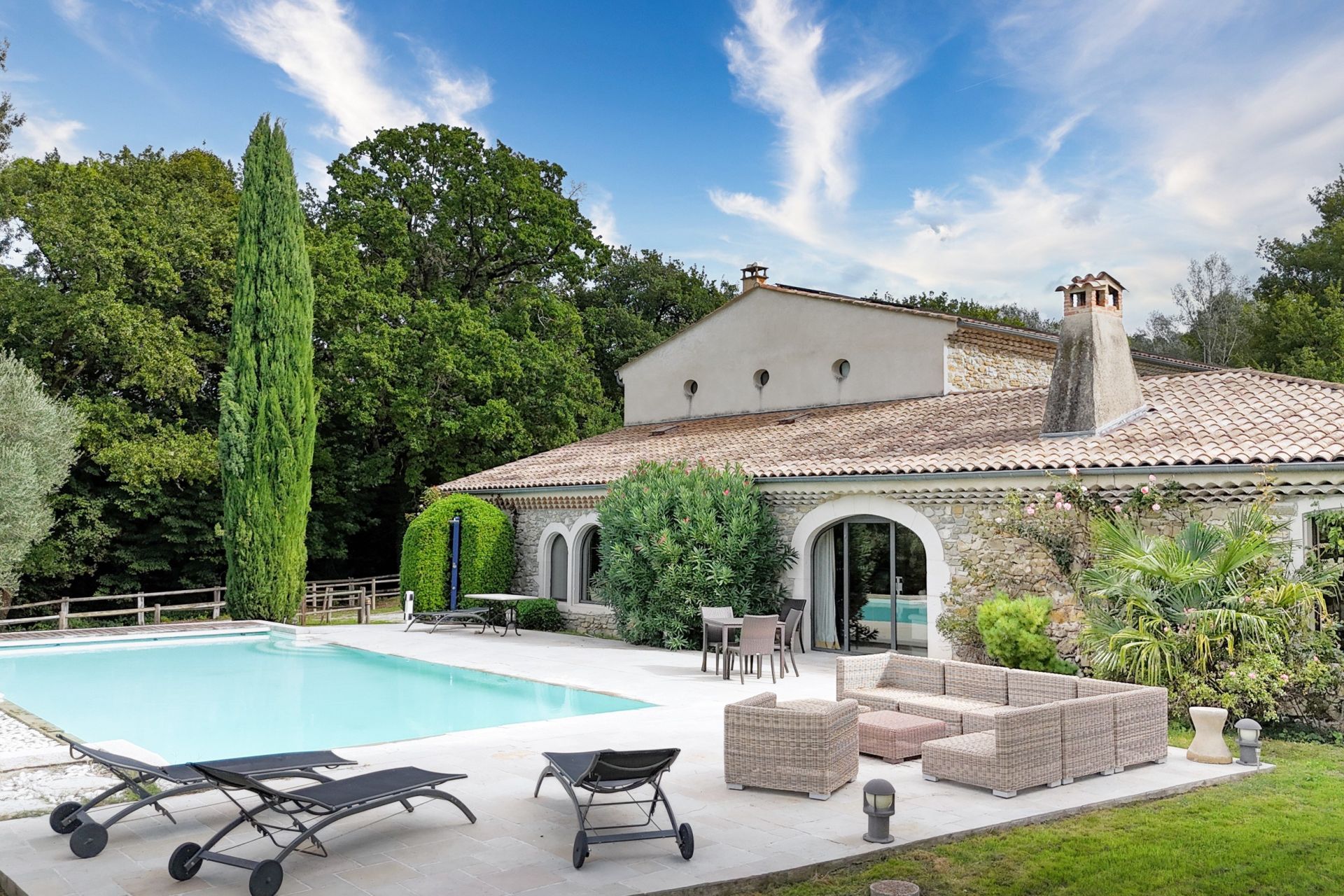 equestrian property 10 Rooms for sale on GRIGNAN (26230)