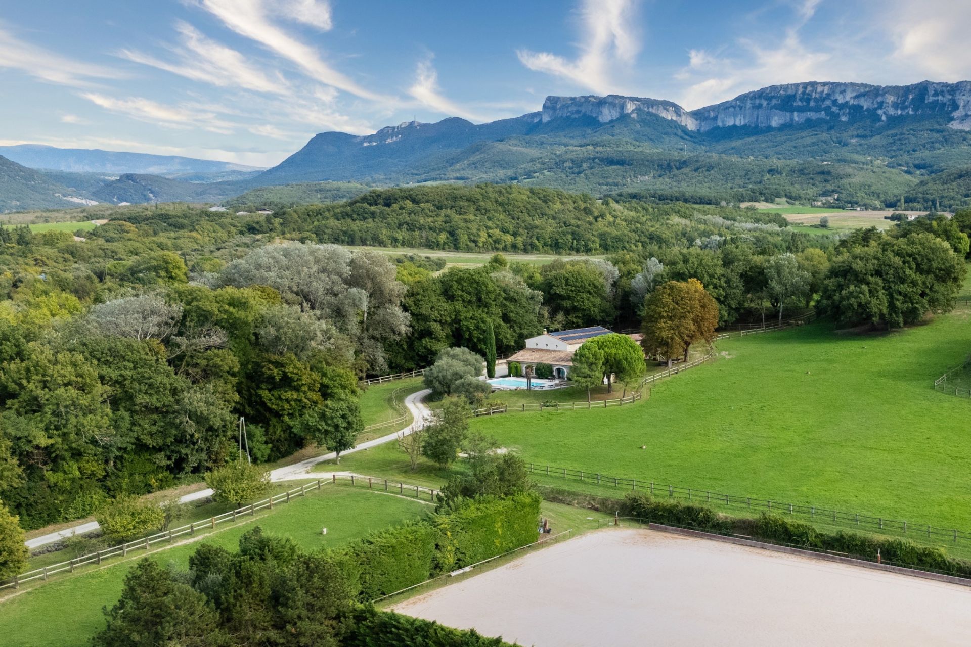 equestrian property 10 Rooms for sale on GRIGNAN (26230)