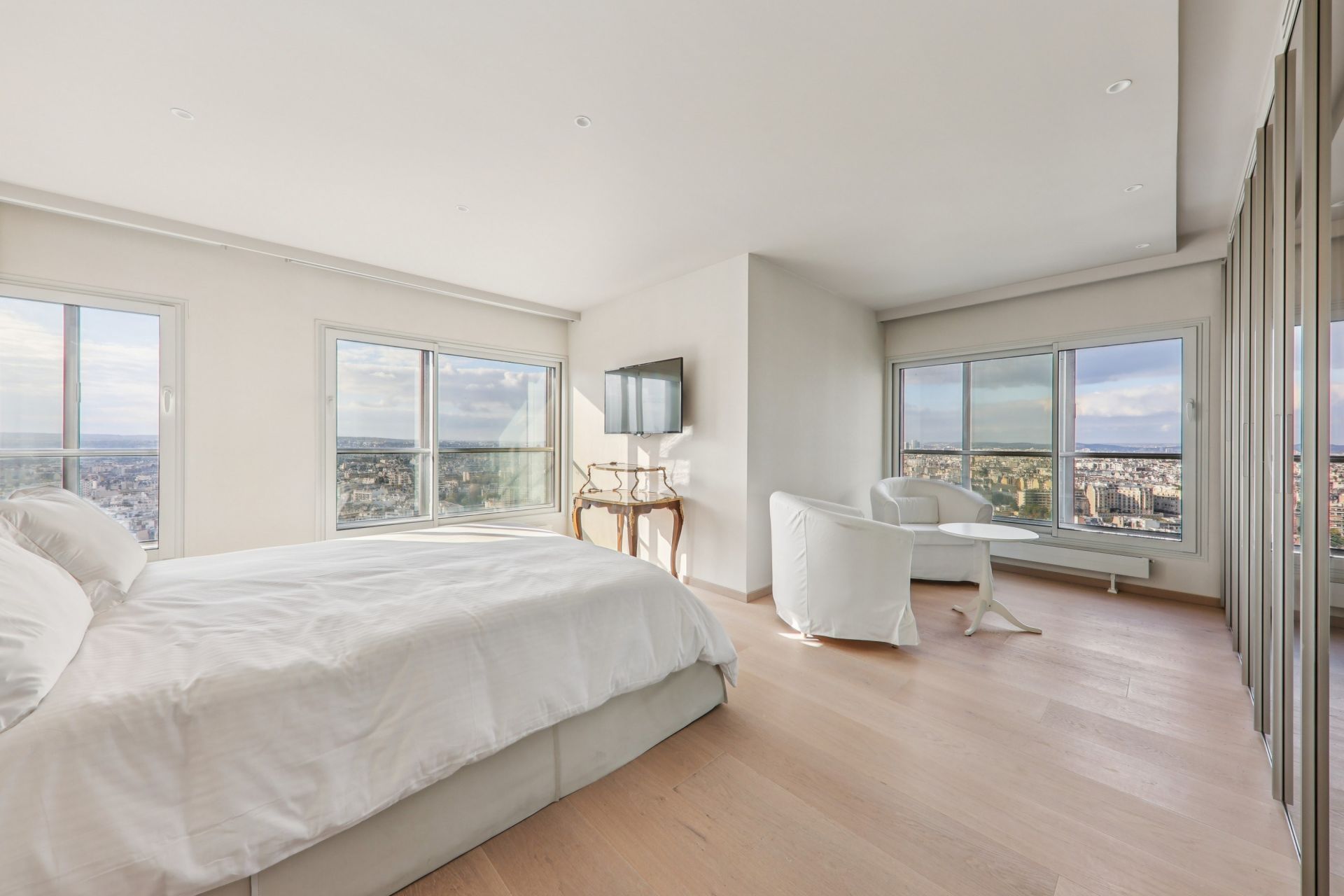 penthouse 7 Rooms for sale on PARIS (75015)