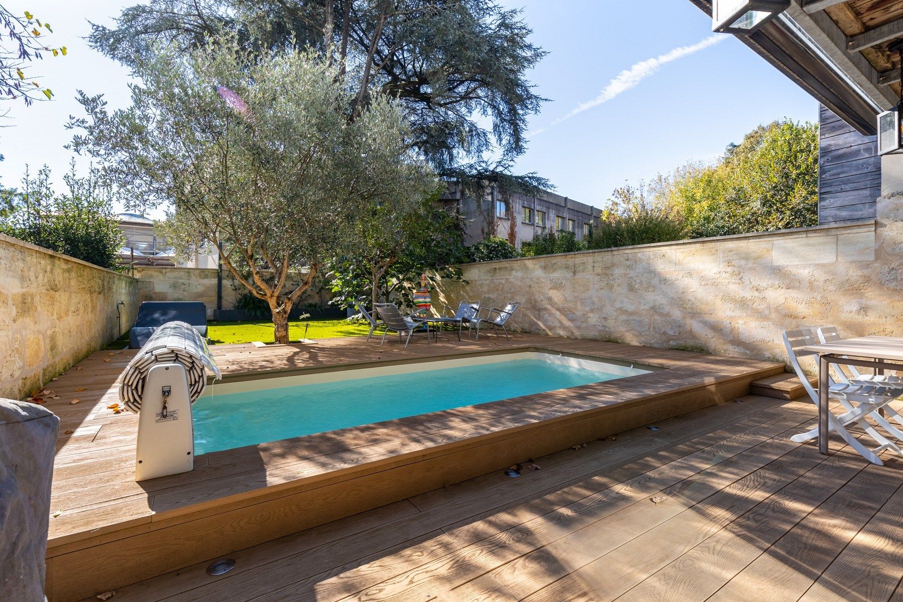 luxury house 6 Rooms for sale on BORDEAUX (33000)