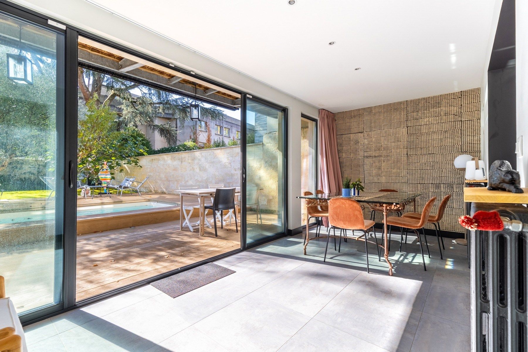 luxury house 6 Rooms for sale on BORDEAUX (33000)