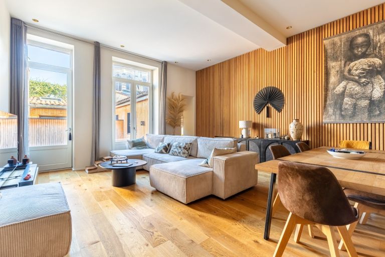 luxury apartment 3 Rooms for sale on BORDEAUX (33000)