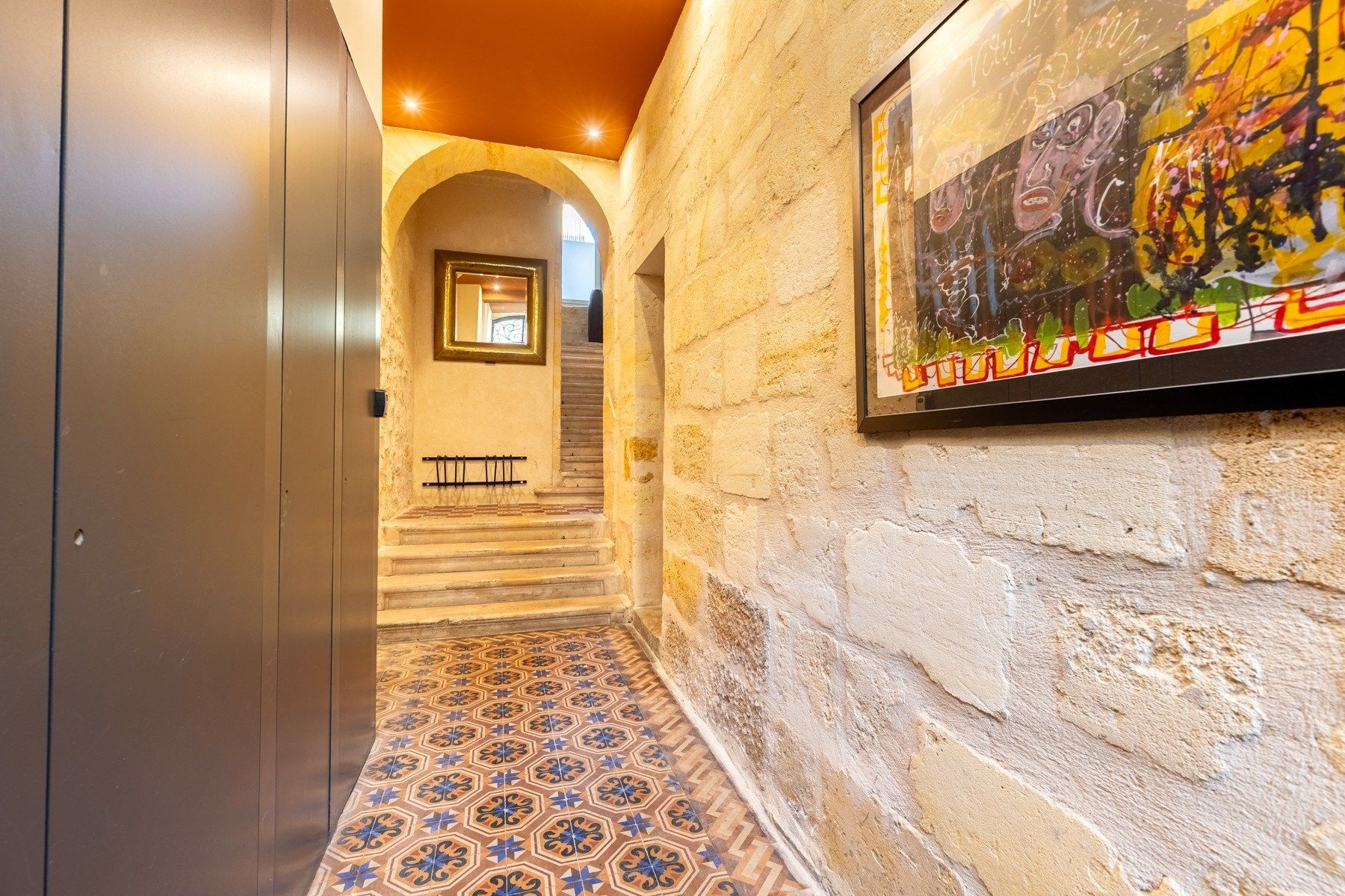 luxury apartment 2 Rooms for sale on BORDEAUX (33000)