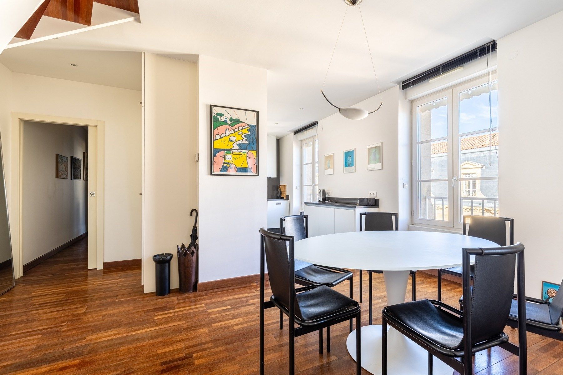 luxury apartment 4 Rooms for sale on BORDEAUX (33000)