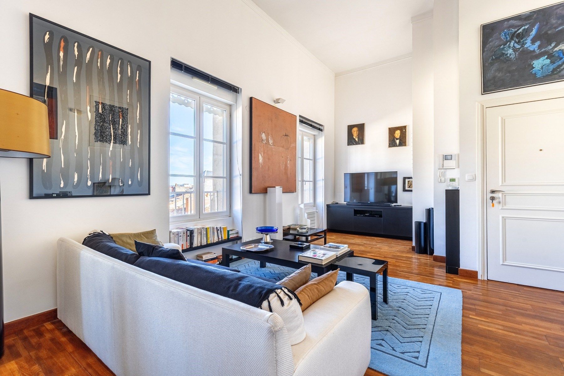 luxury apartment 4 Rooms for sale on BORDEAUX (33000)