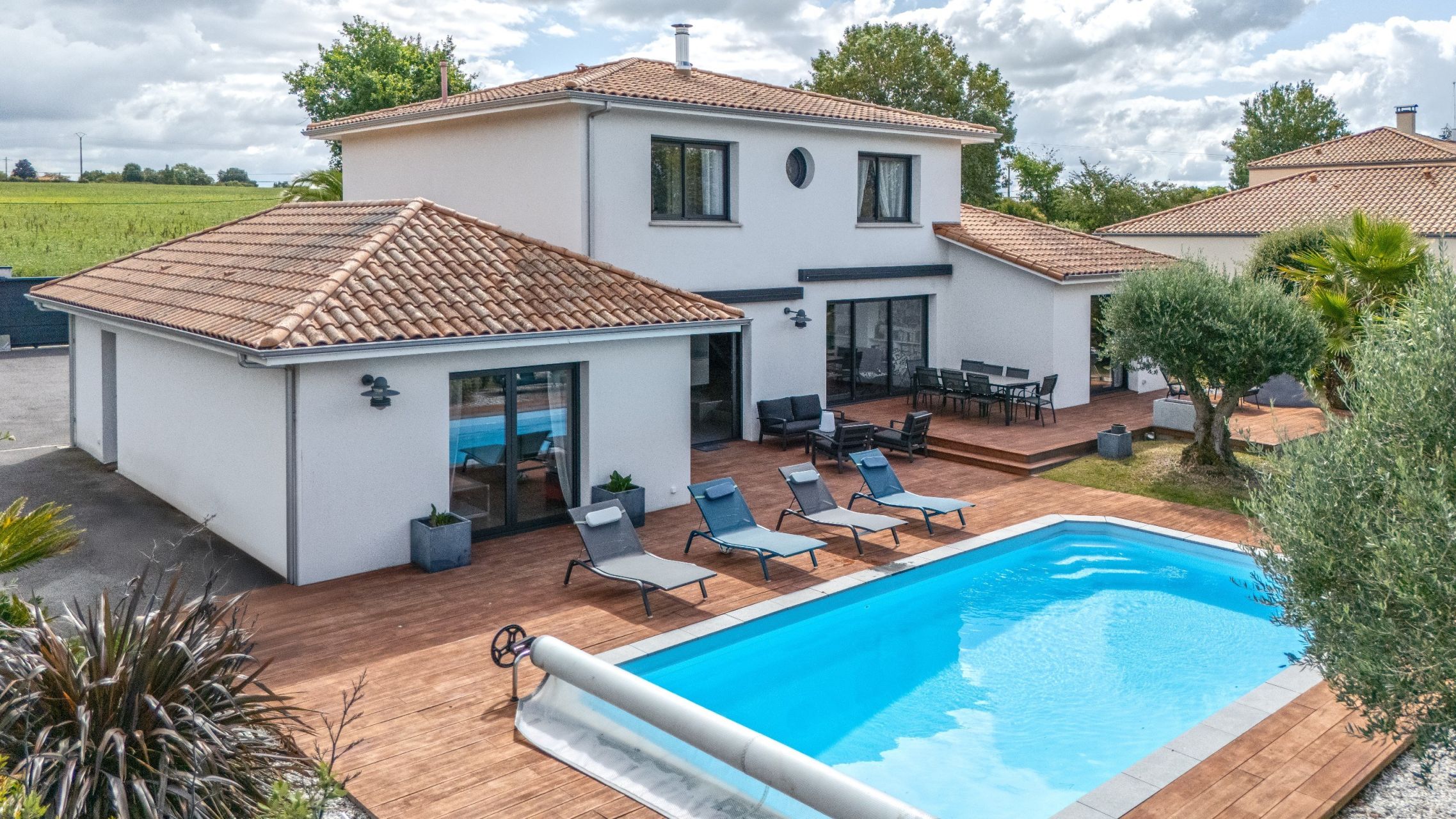 luxury house 7 Rooms for sale on PORT ST PERE (44710)