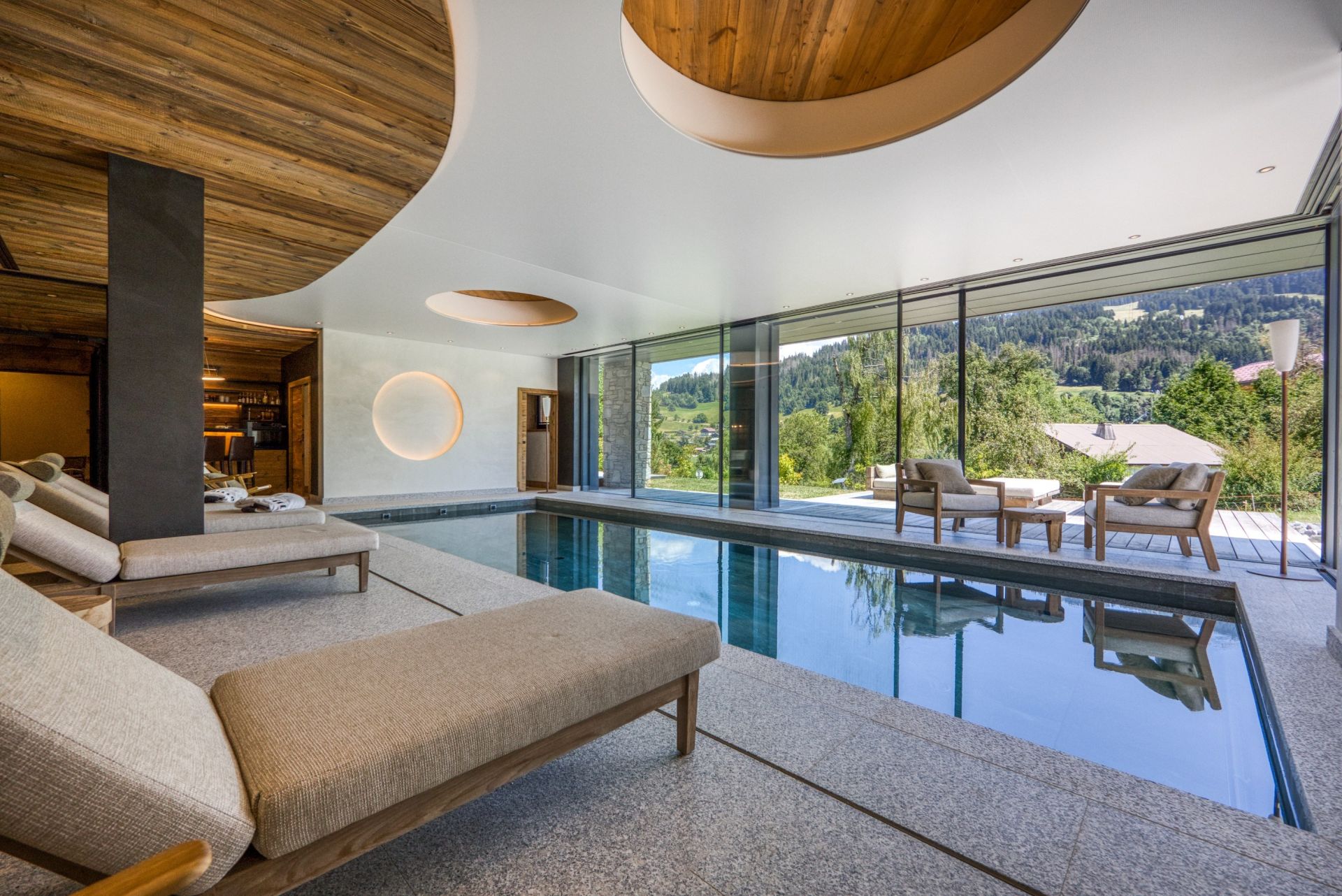 luxury chalet 13 Rooms for seasonal rent on MEGEVE (74120)