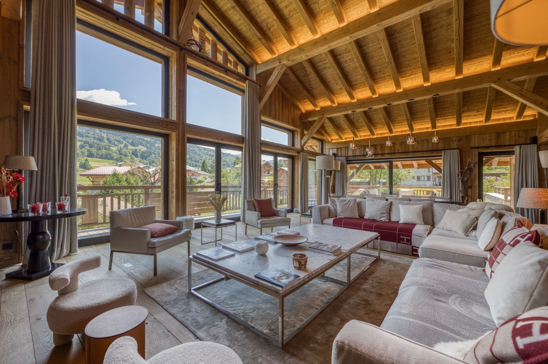 luxury chalet 13 Rooms for seasonal rent on MEGEVE (74120)