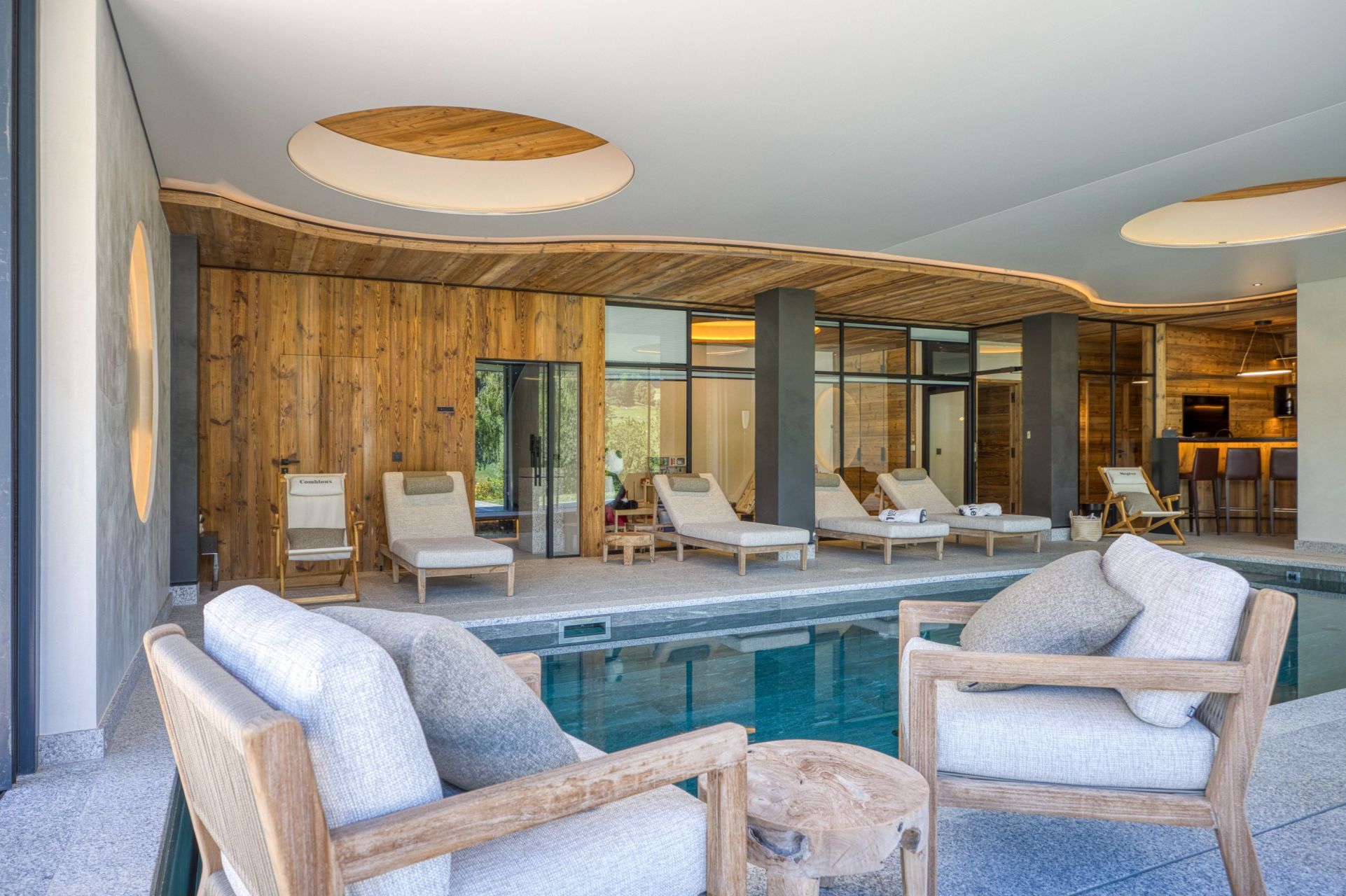 luxury chalet 13 Rooms for seasonal rent on MEGEVE (74120)