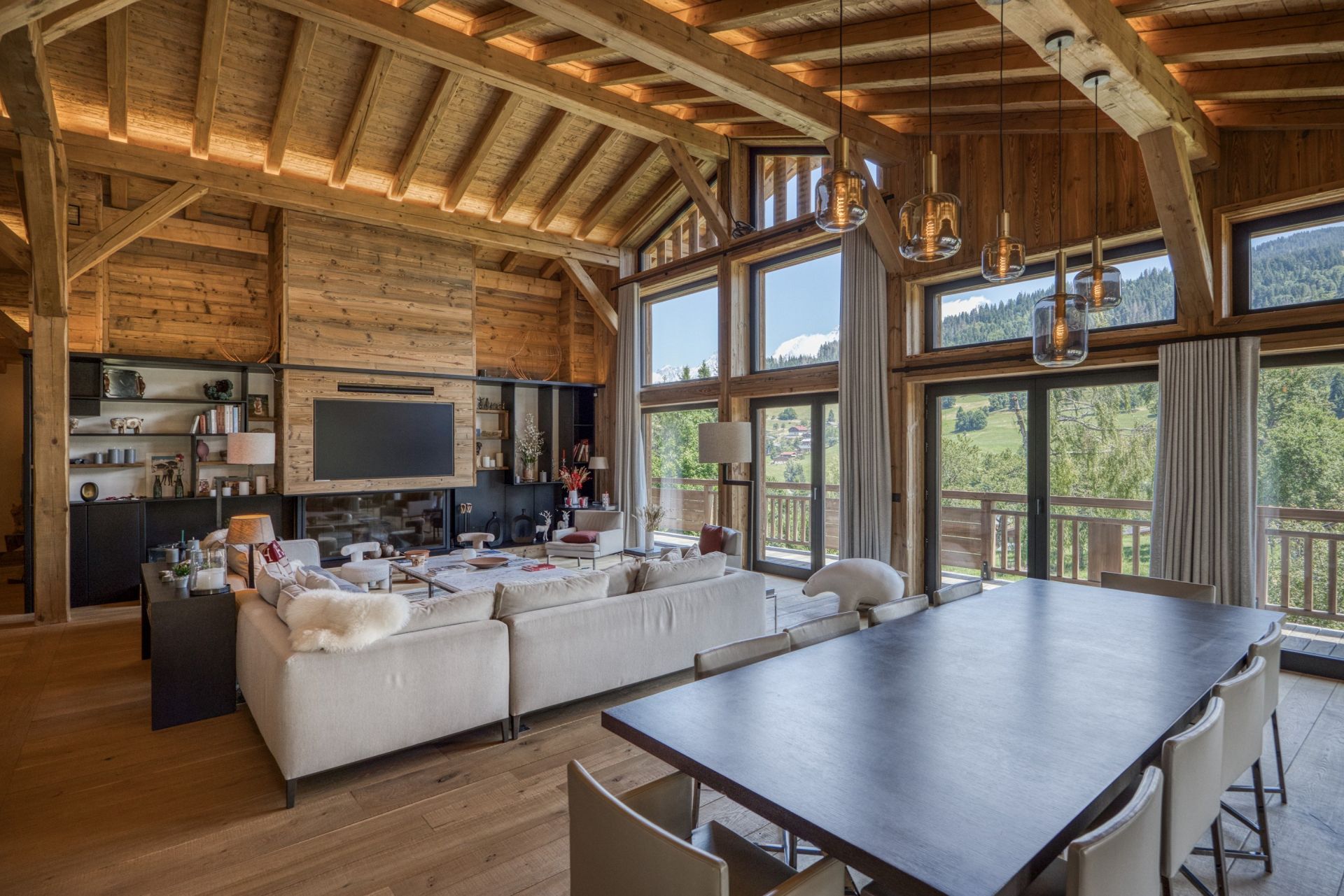 luxury chalet 13 Rooms for seasonal rent on MEGEVE (74120)