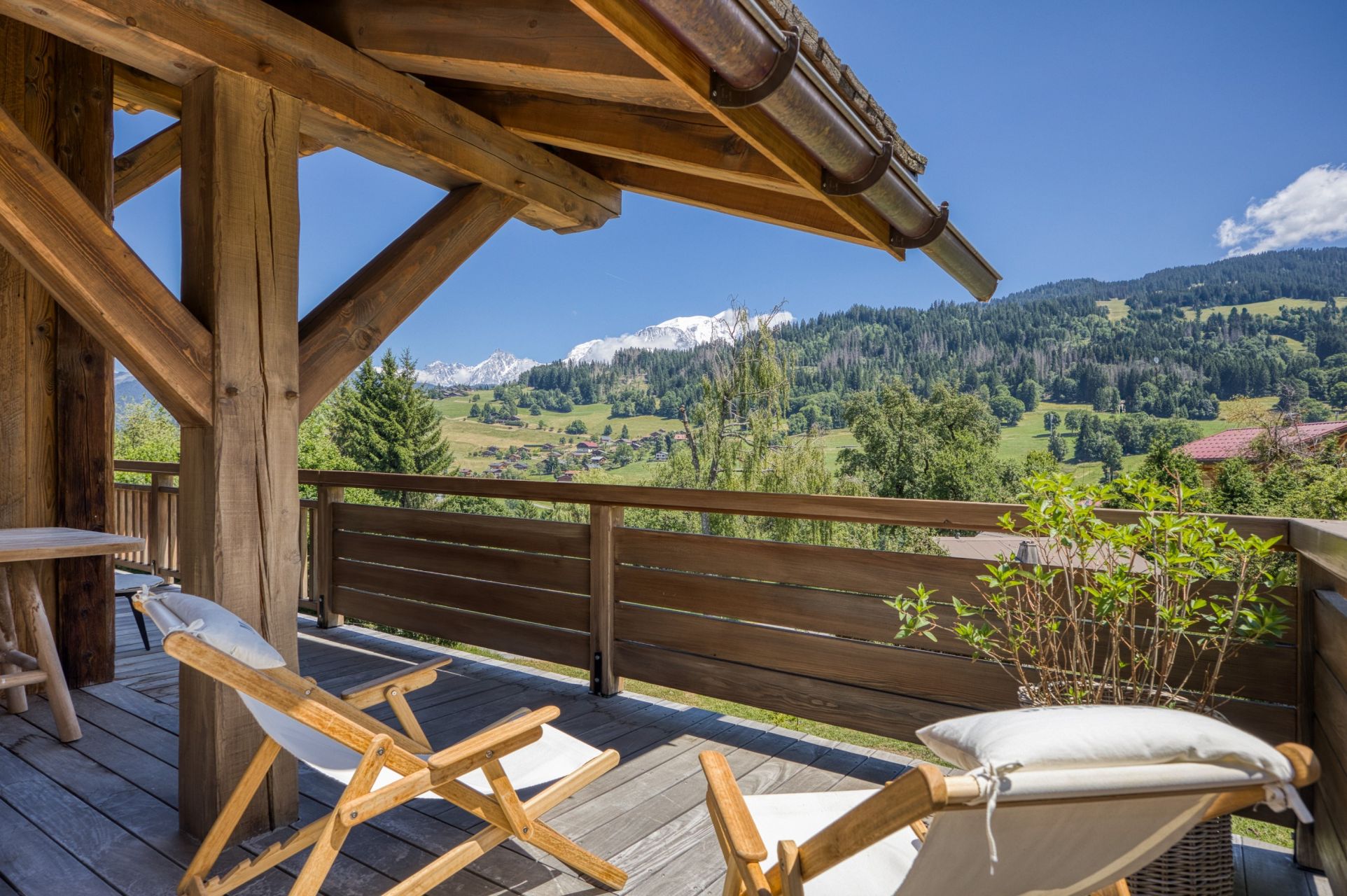 luxury chalet 13 Rooms for seasonal rent on MEGEVE (74120)