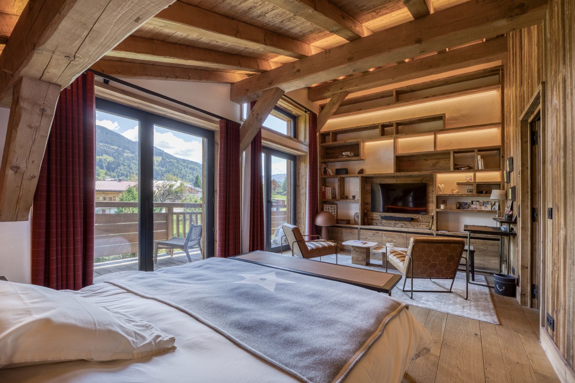 luxury chalet 13 Rooms for seasonal rent on MEGEVE (74120)