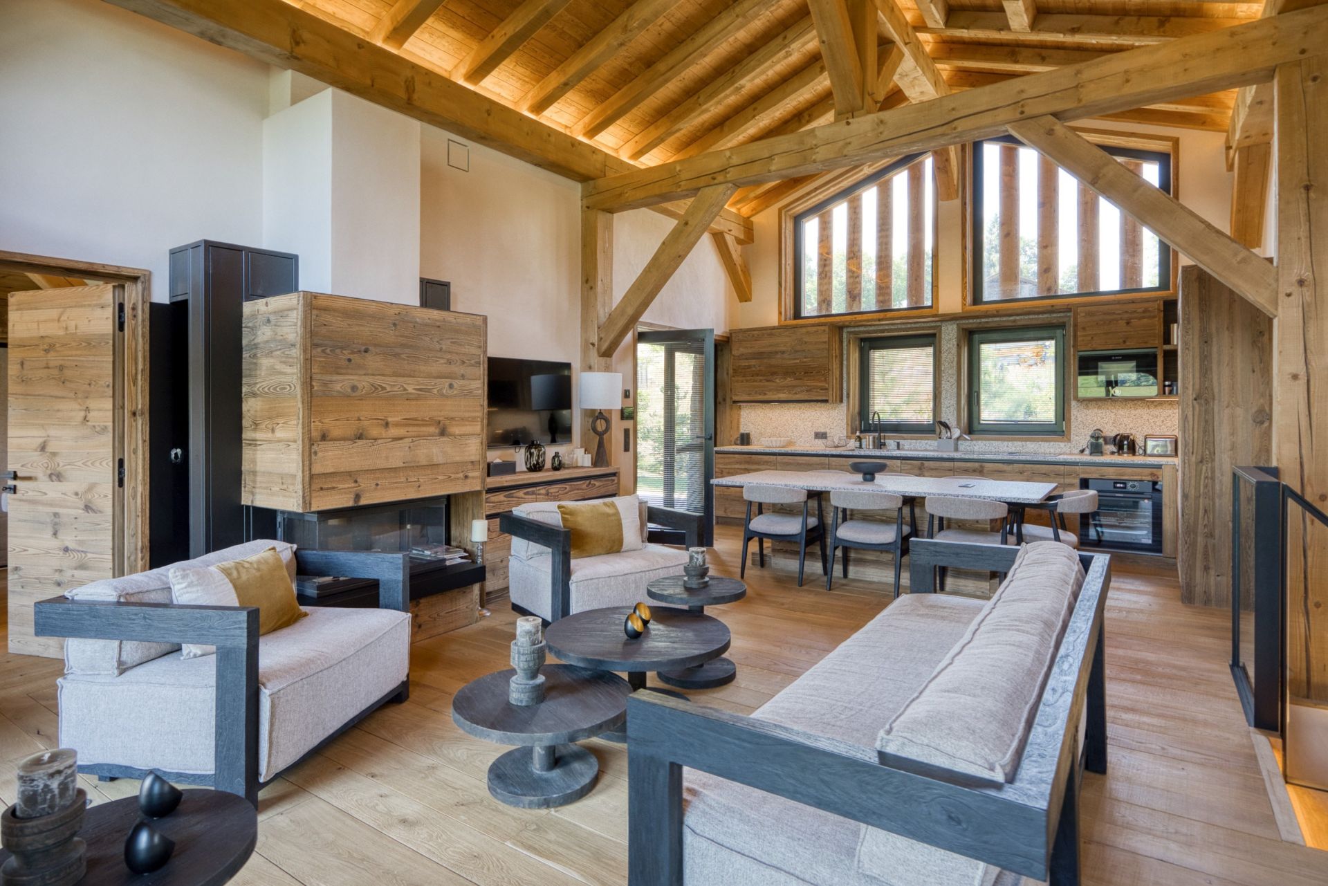 luxury chalet 13 Rooms for seasonal rent on MEGEVE (74120)