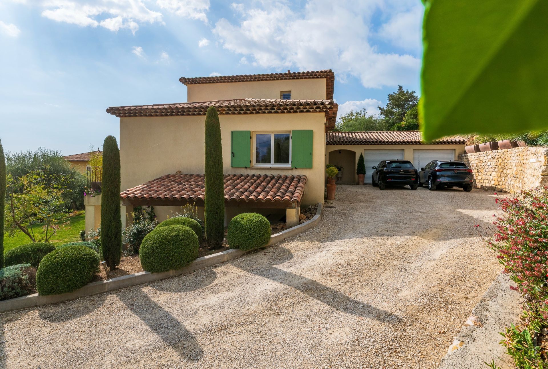 luxury villa 5 Rooms for sale on GATTIERES (06510)