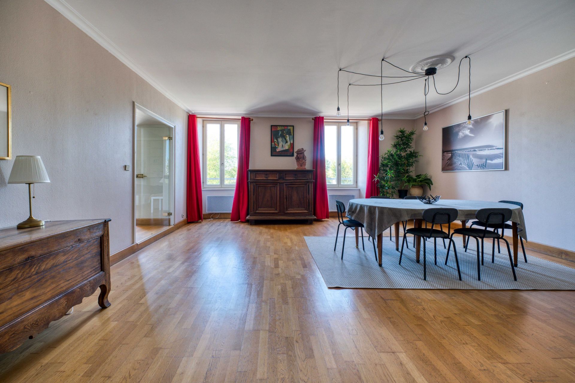luxury apartment 5 Rooms for sale on LA ROCHELLE (17000)