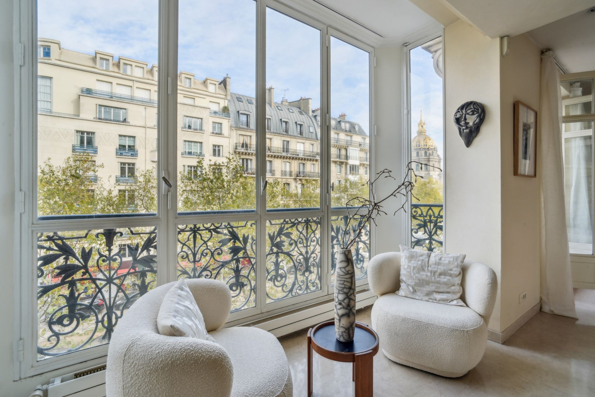 luxury apartment 5 Rooms for sale on PARIS (75007)