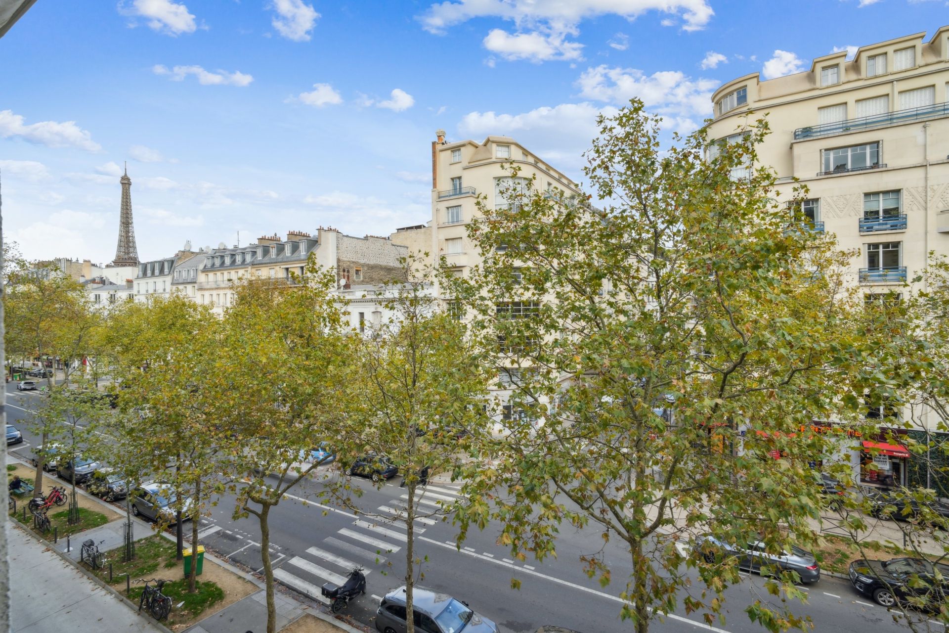 luxury apartment 5 Rooms for sale on PARIS (75007)