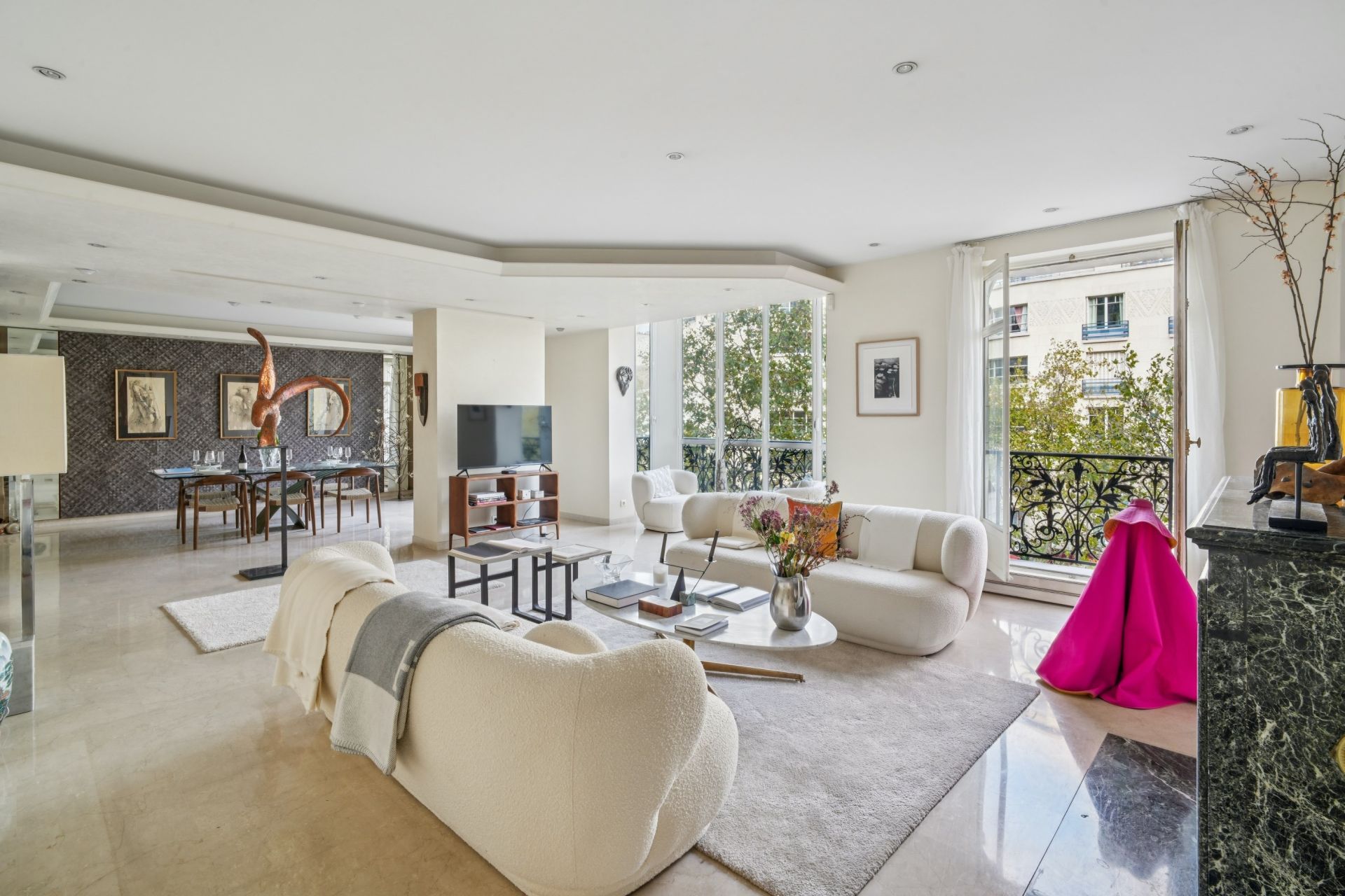 luxury apartment 5 Rooms for sale on PARIS (75007)