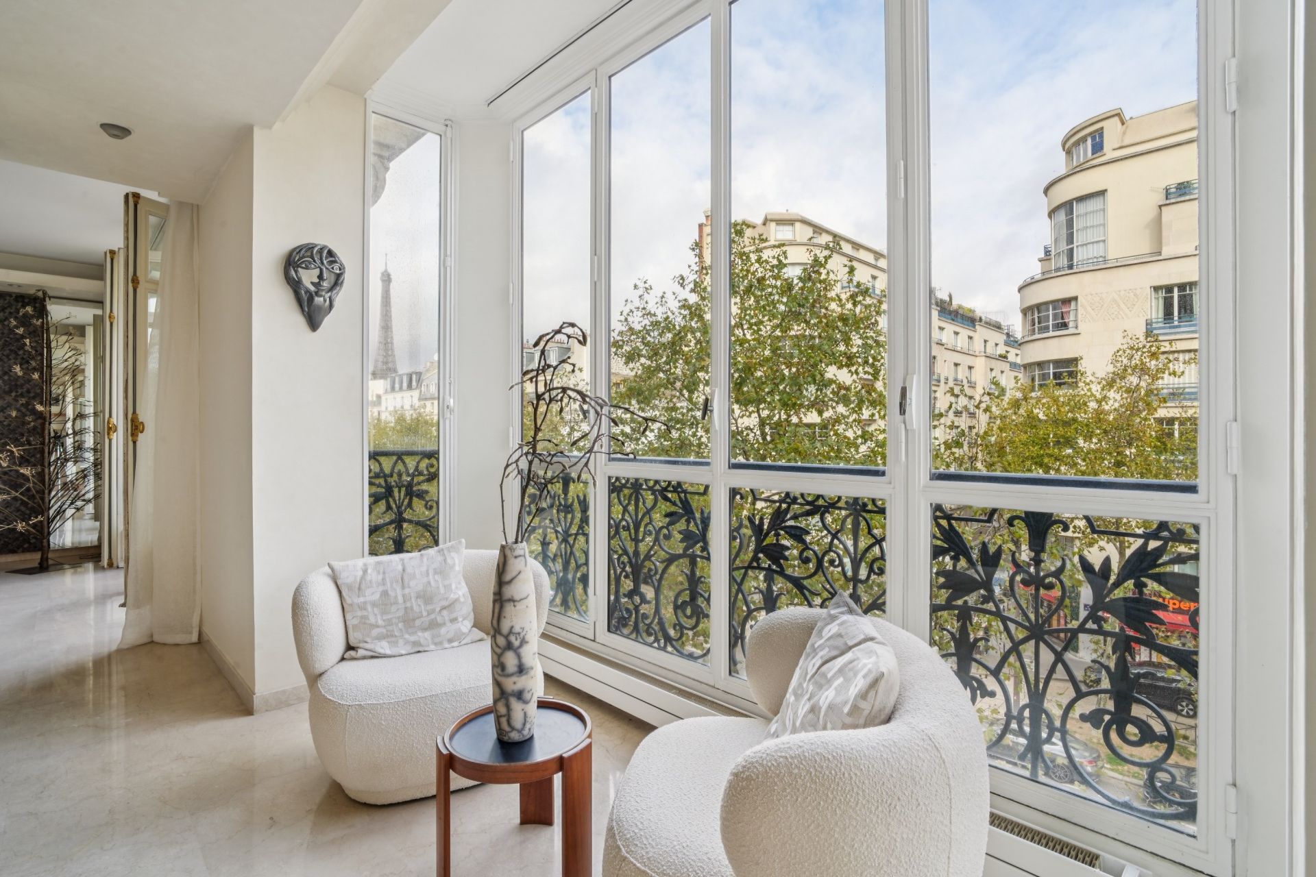 luxury apartment 5 Rooms for sale on PARIS (75007)