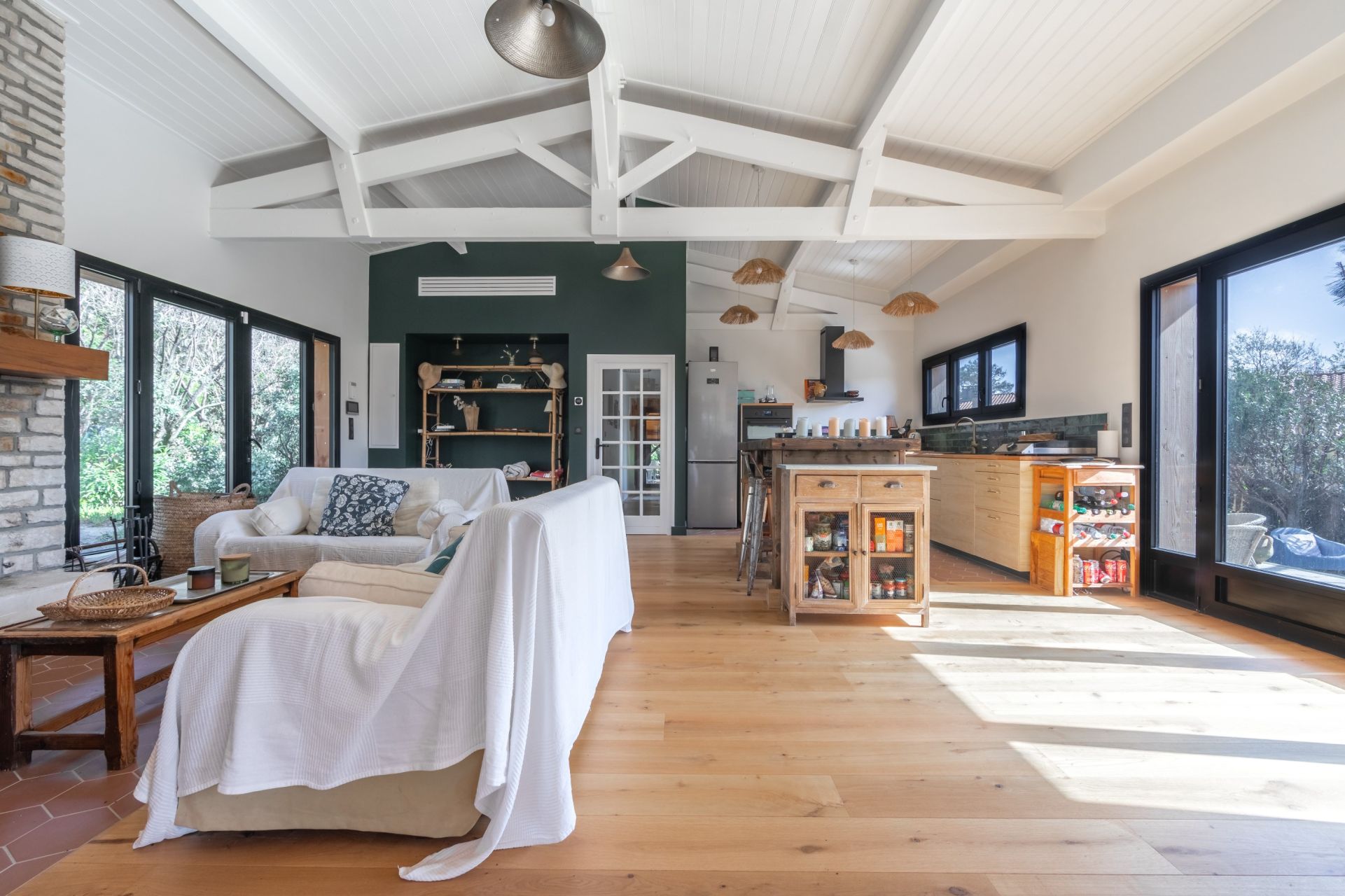 luxury house 6 Rooms for sale on CAP FERRET (33970)