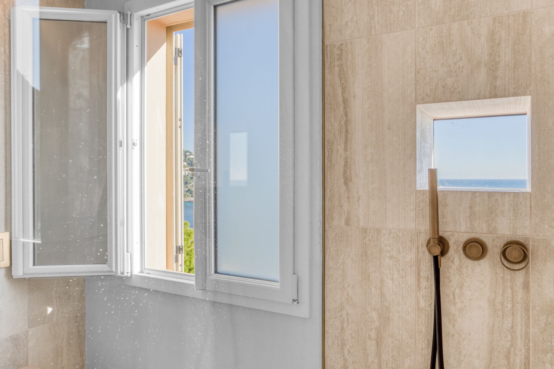 townhouse 4 Rooms for sale on ROQUEBRUNE CAP MARTIN (06190)