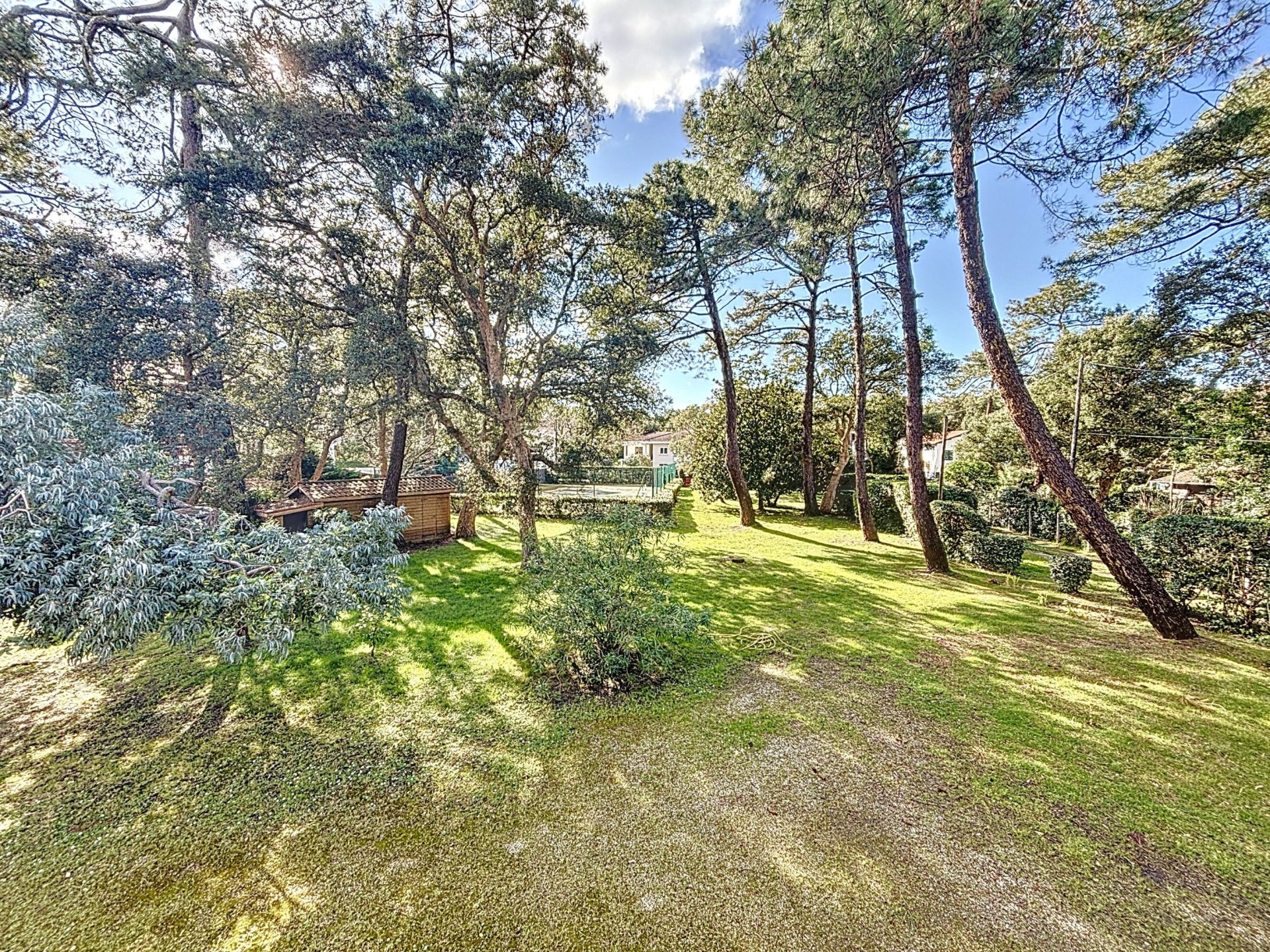 luxury house 13 Rooms for sale on SOORTS HOSSEGOR (40150)