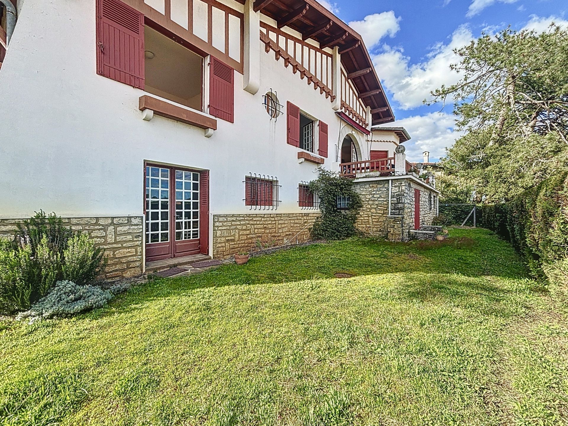 luxury house 13 Rooms for sale on SOORTS HOSSEGOR (40150)