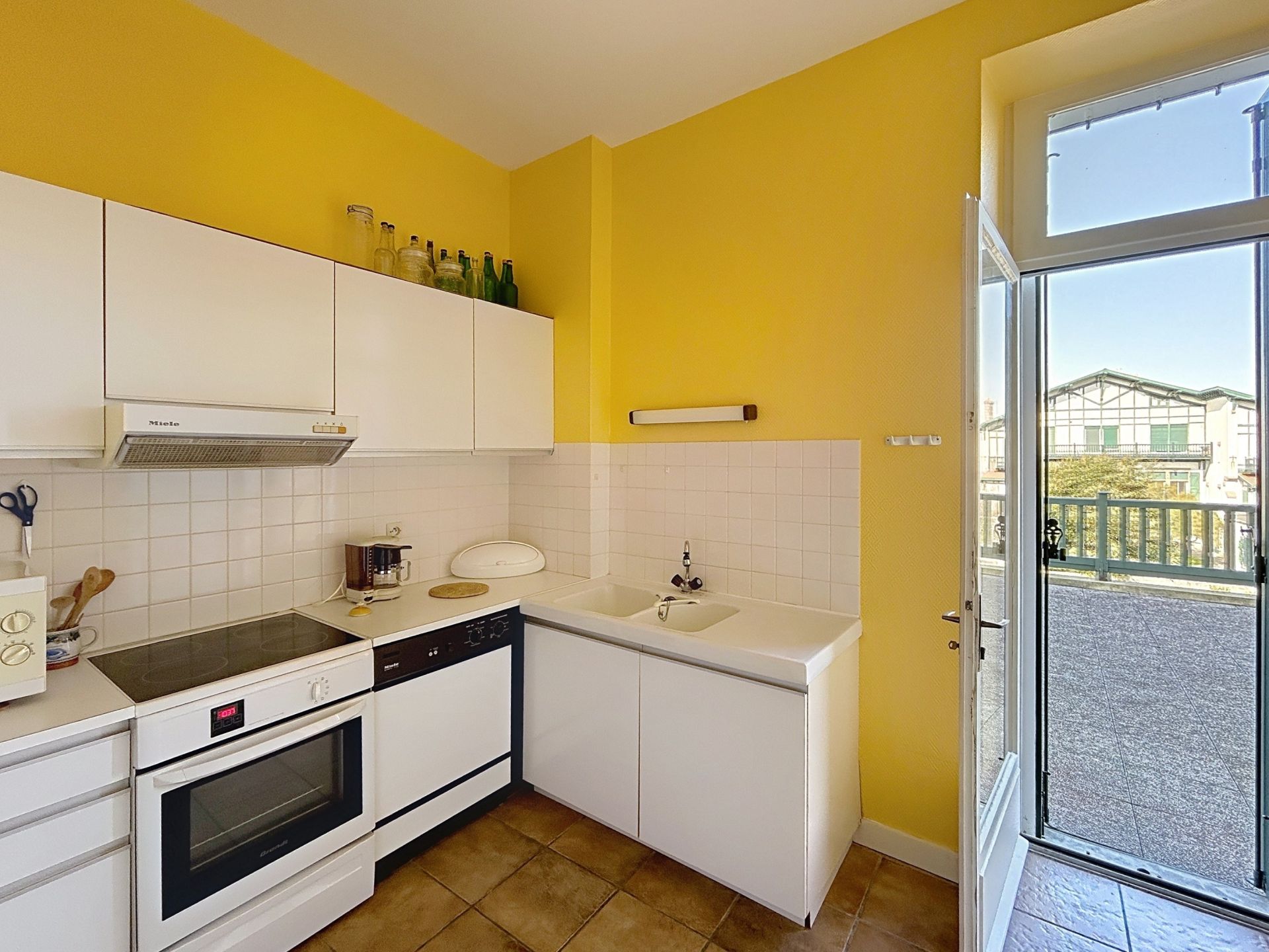 luxury apartment 4 Rooms for sale on BIARRITZ (64200)