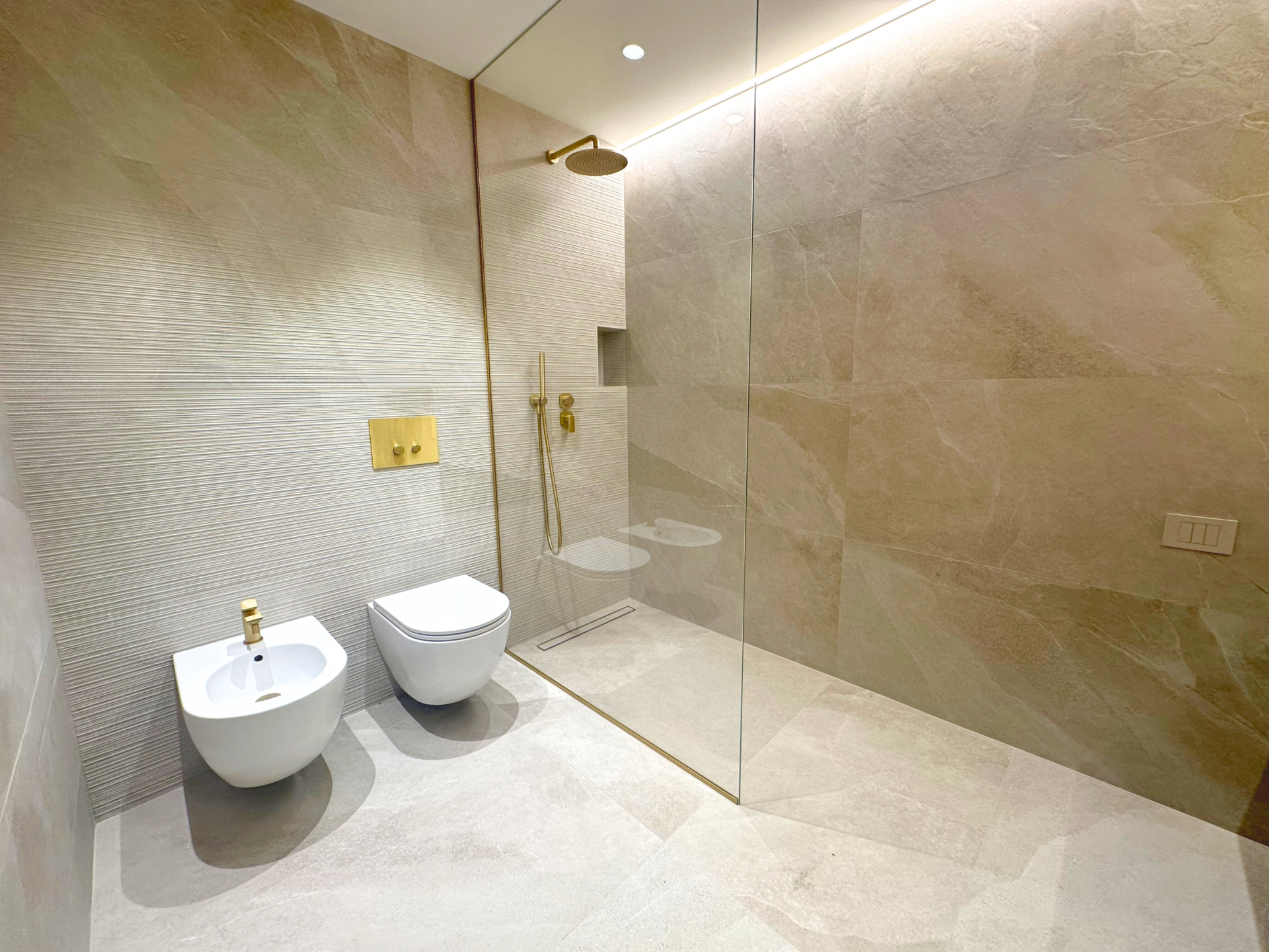 luxury apartment 3 Rooms for sale on MONACO (98000)