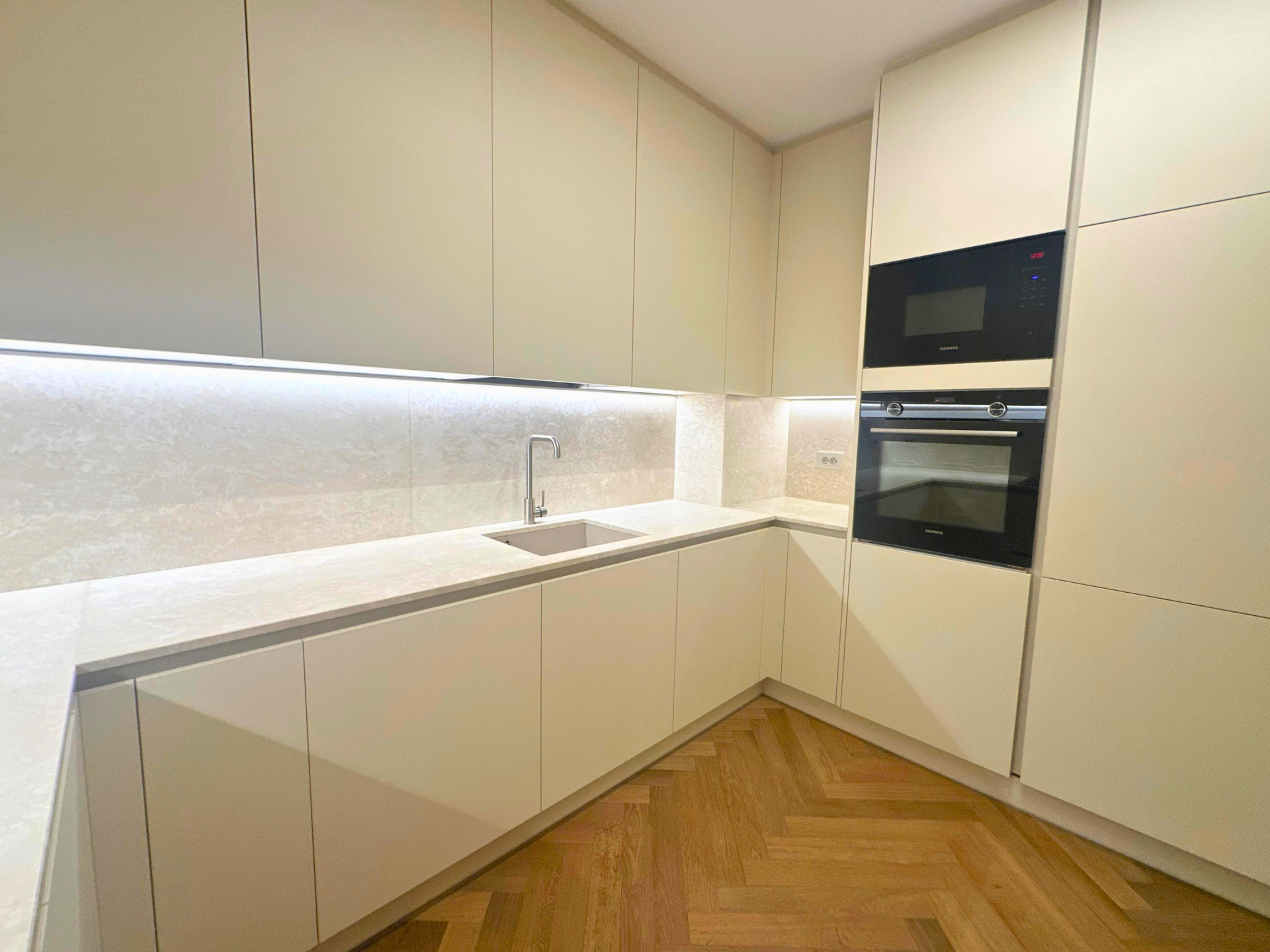 luxury apartment 3 Rooms for sale on MONACO (98000)