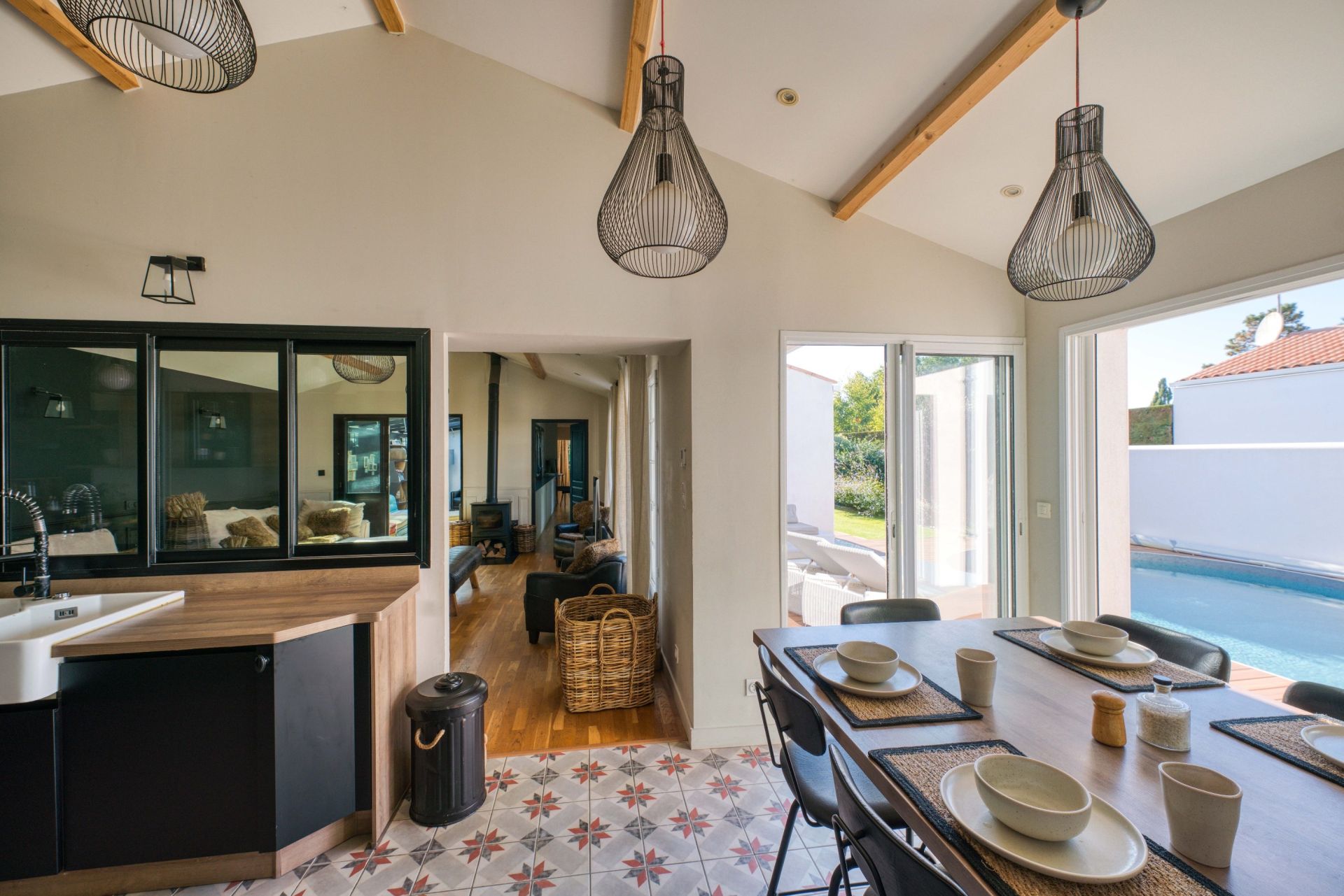 luxury house 6 Rooms for sale on LE CHATEAU D OLERON (17480)