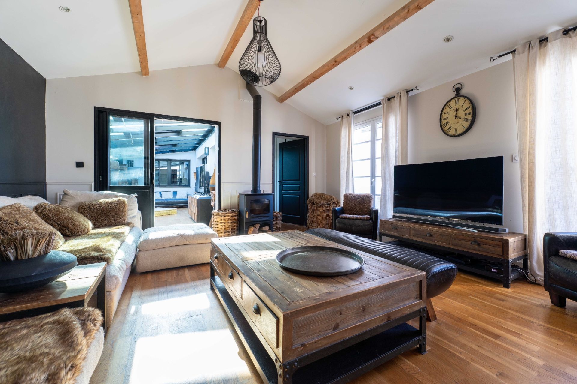 luxury house 6 Rooms for sale on LE CHATEAU D OLERON (17480)