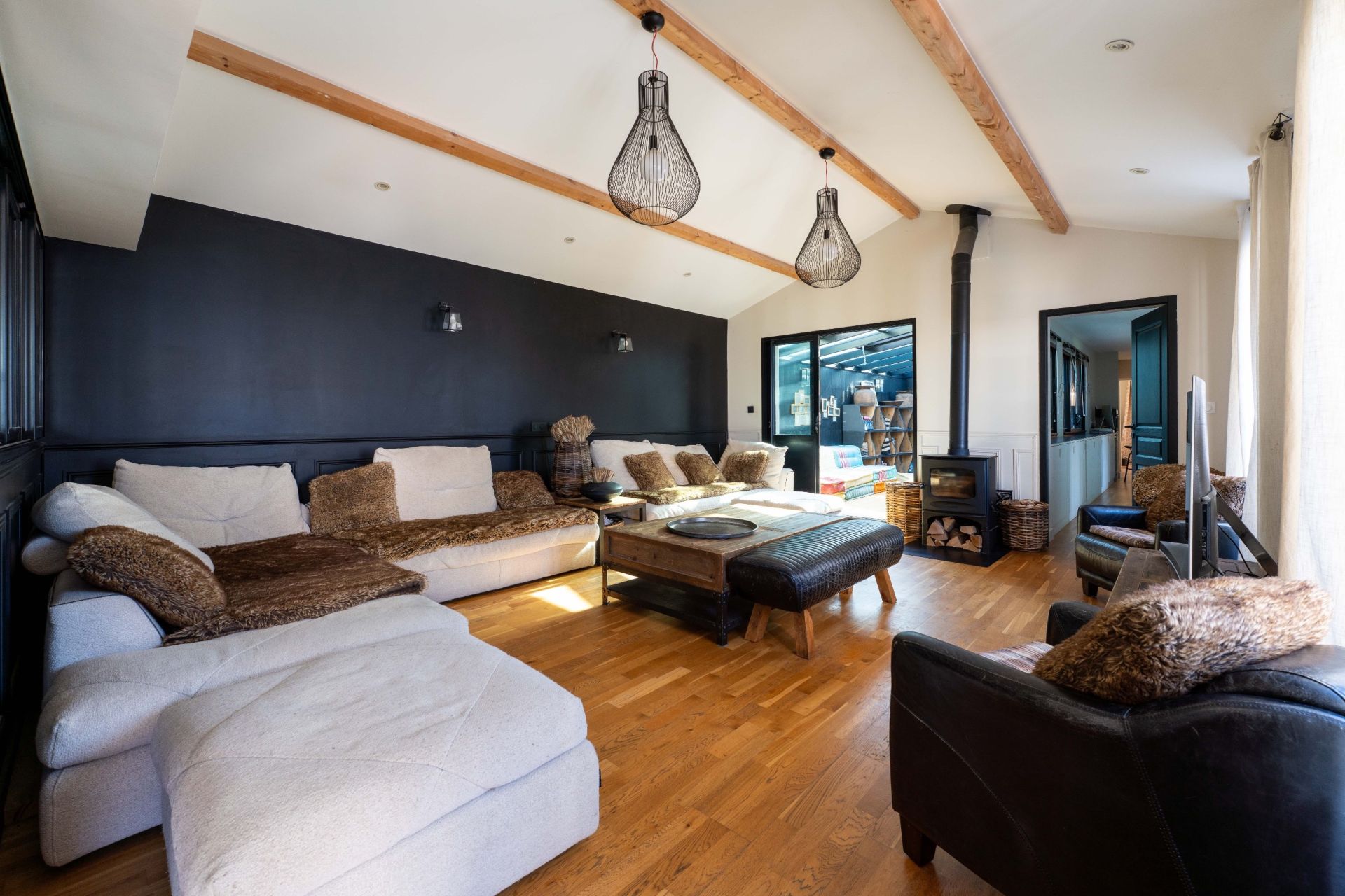 luxury house 6 Rooms for sale on LE CHATEAU D OLERON (17480)