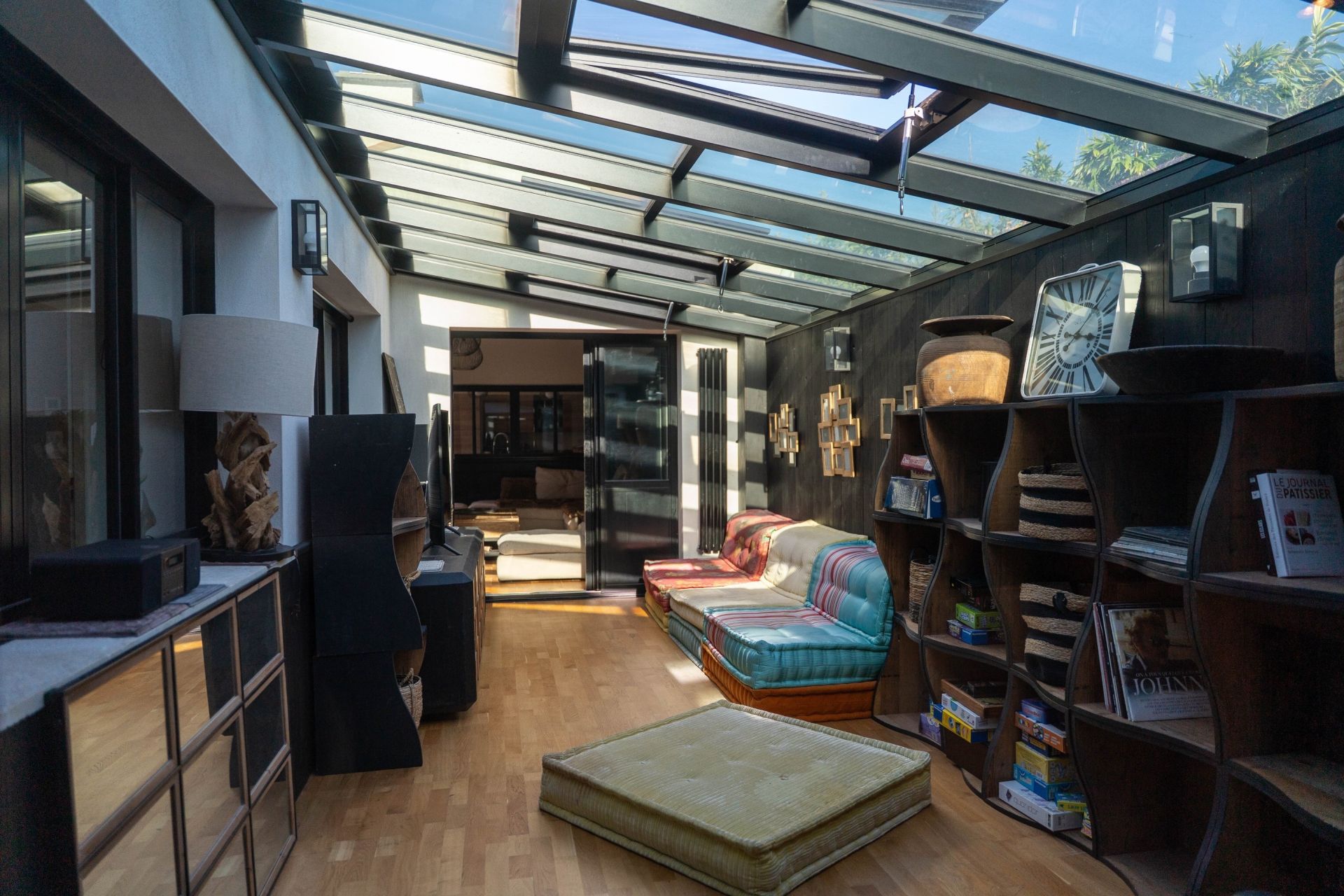 luxury house 6 Rooms for sale on LE CHATEAU D OLERON (17480)