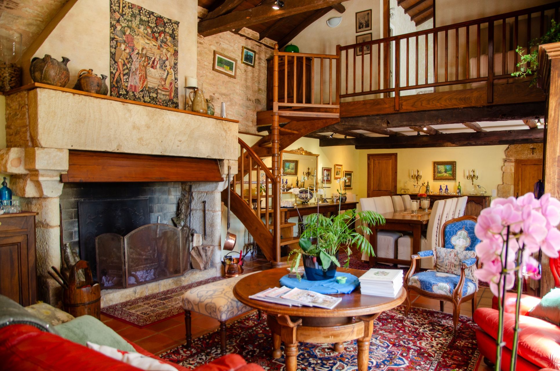 mansion 14 Rooms for sale on DURAVEL (46700)