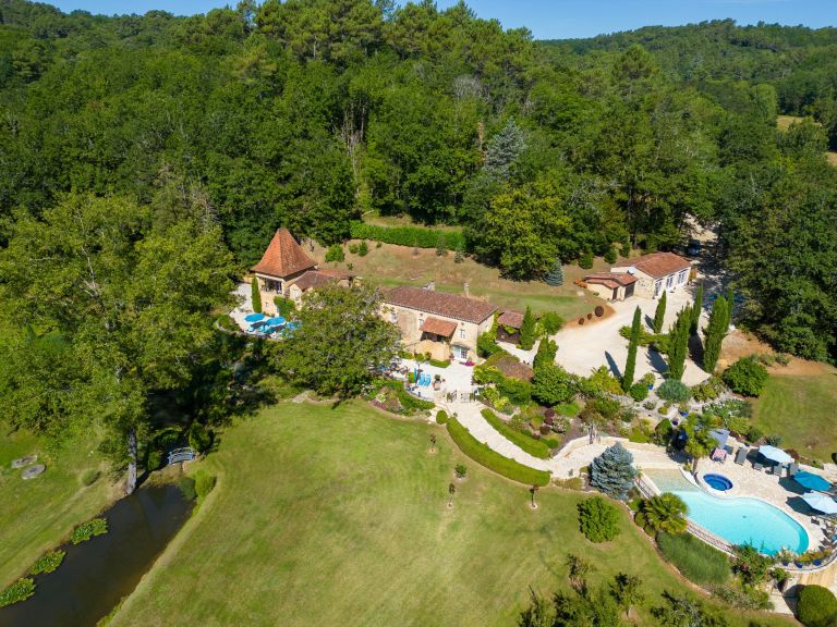 mansion 14 Rooms for sale on DURAVEL (46700)