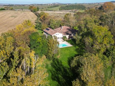 Sale Luxury house L'Isle-Jourdain 7&nbsp;Rooms 296&nbsp;m²