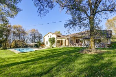 Sale Luxury house L'Isle-Jourdain 7&nbsp;Rooms 296&nbsp;m²