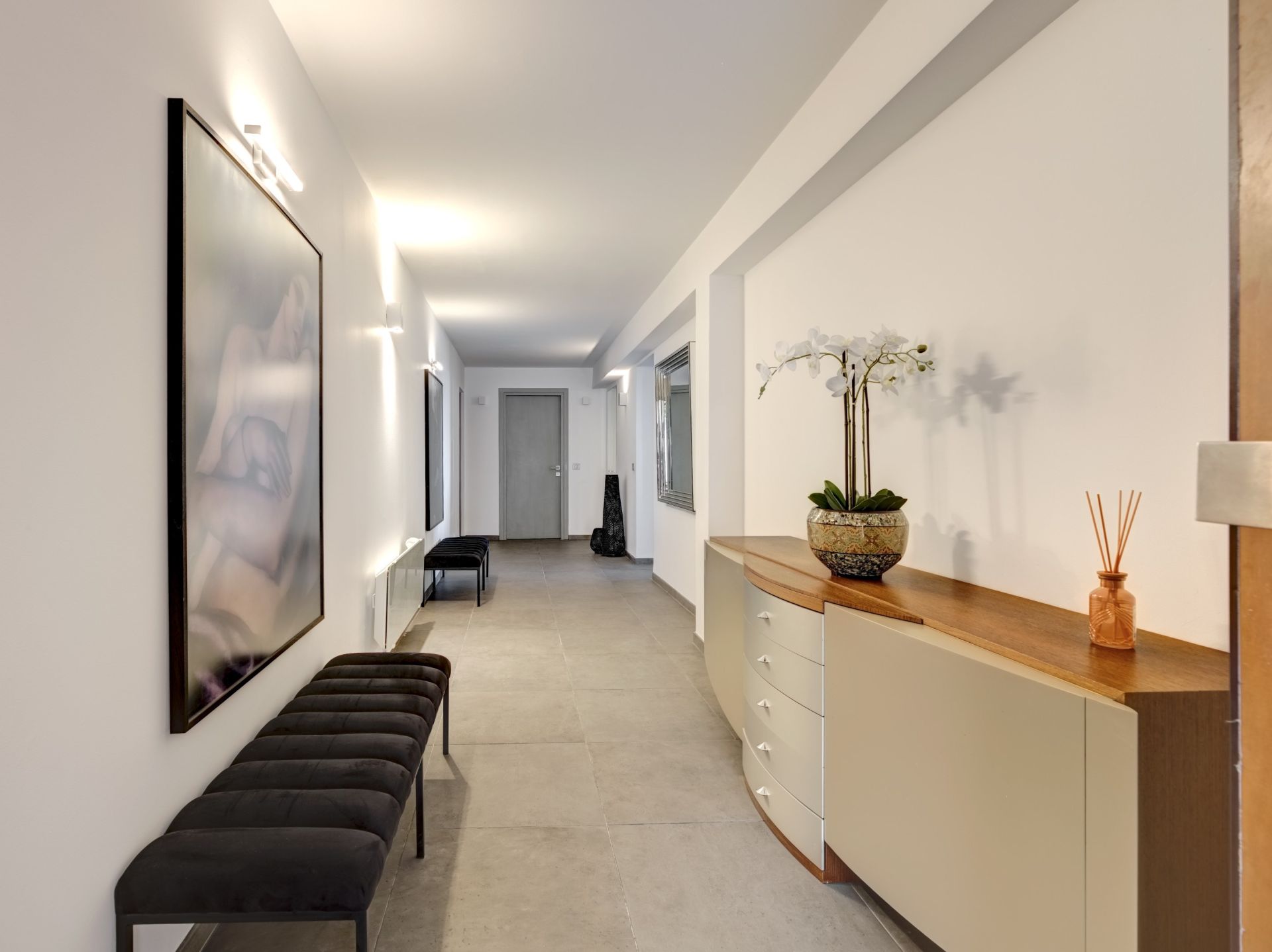 luxury apartment 5 Rooms for sale on LE CANNET (06110)