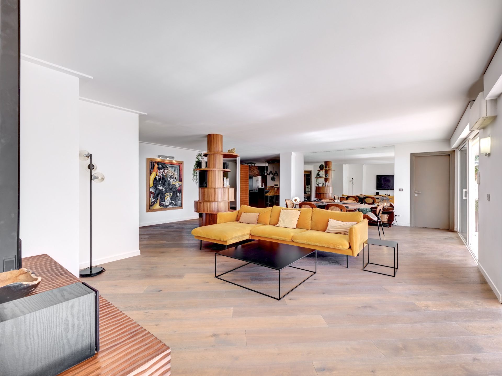 luxury apartment 5 Rooms for sale on LE CANNET (06110)