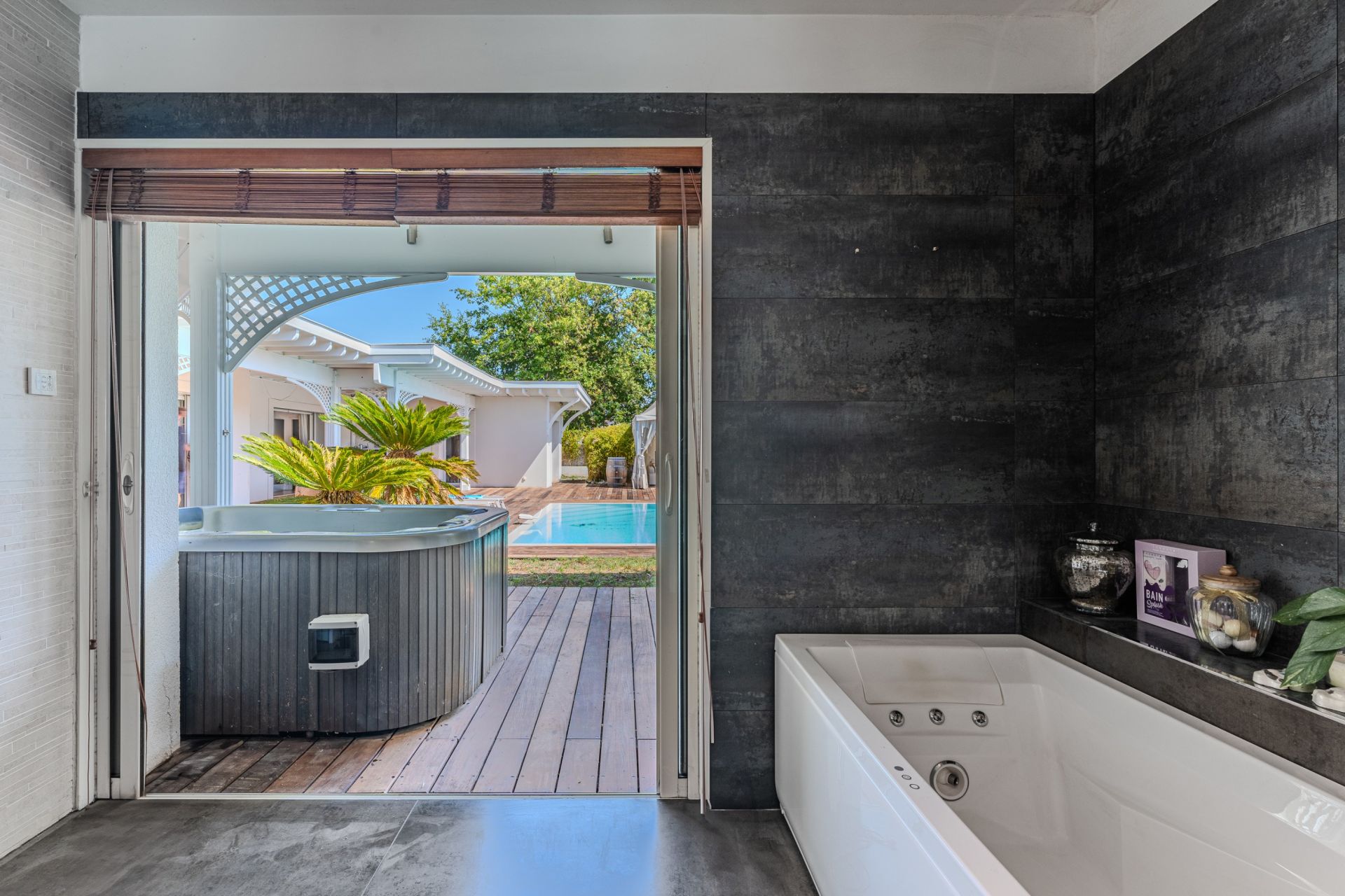 luxury house 11 Rooms for sale on ANDERNOS LES BAINS (33510)