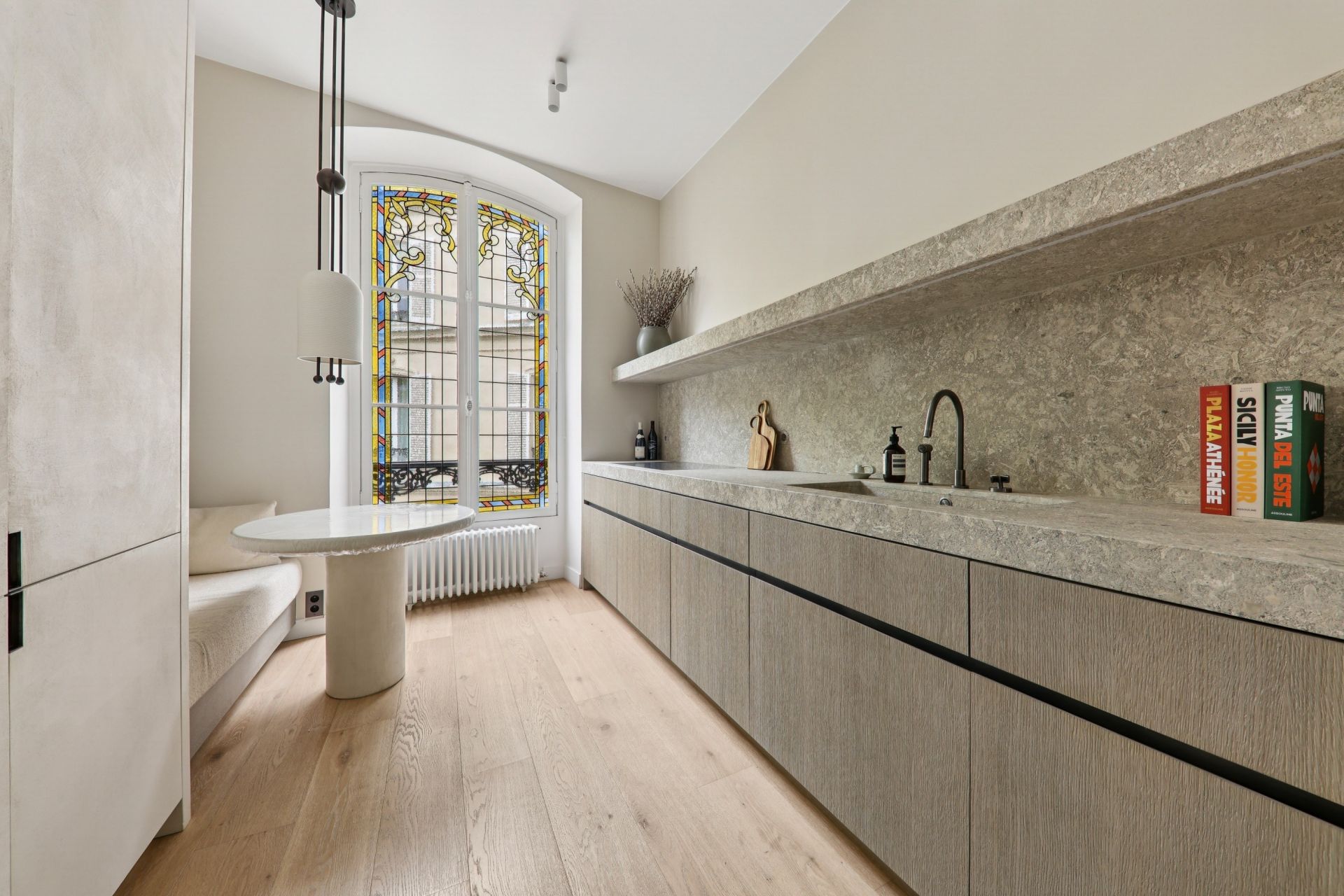 luxury apartment 4 Rooms for rent on PARIS (75007)