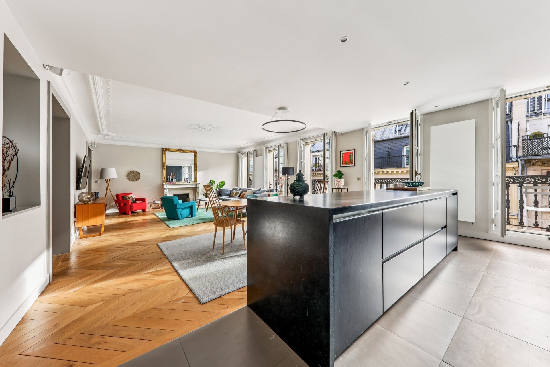 luxury apartment 5 Rooms for sale on PARIS (75008)