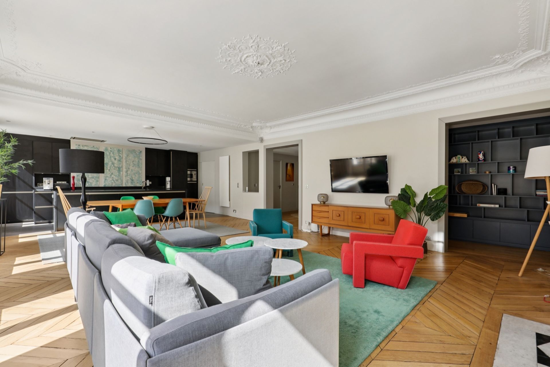 luxury apartment 5 Rooms for sale on PARIS (75008)