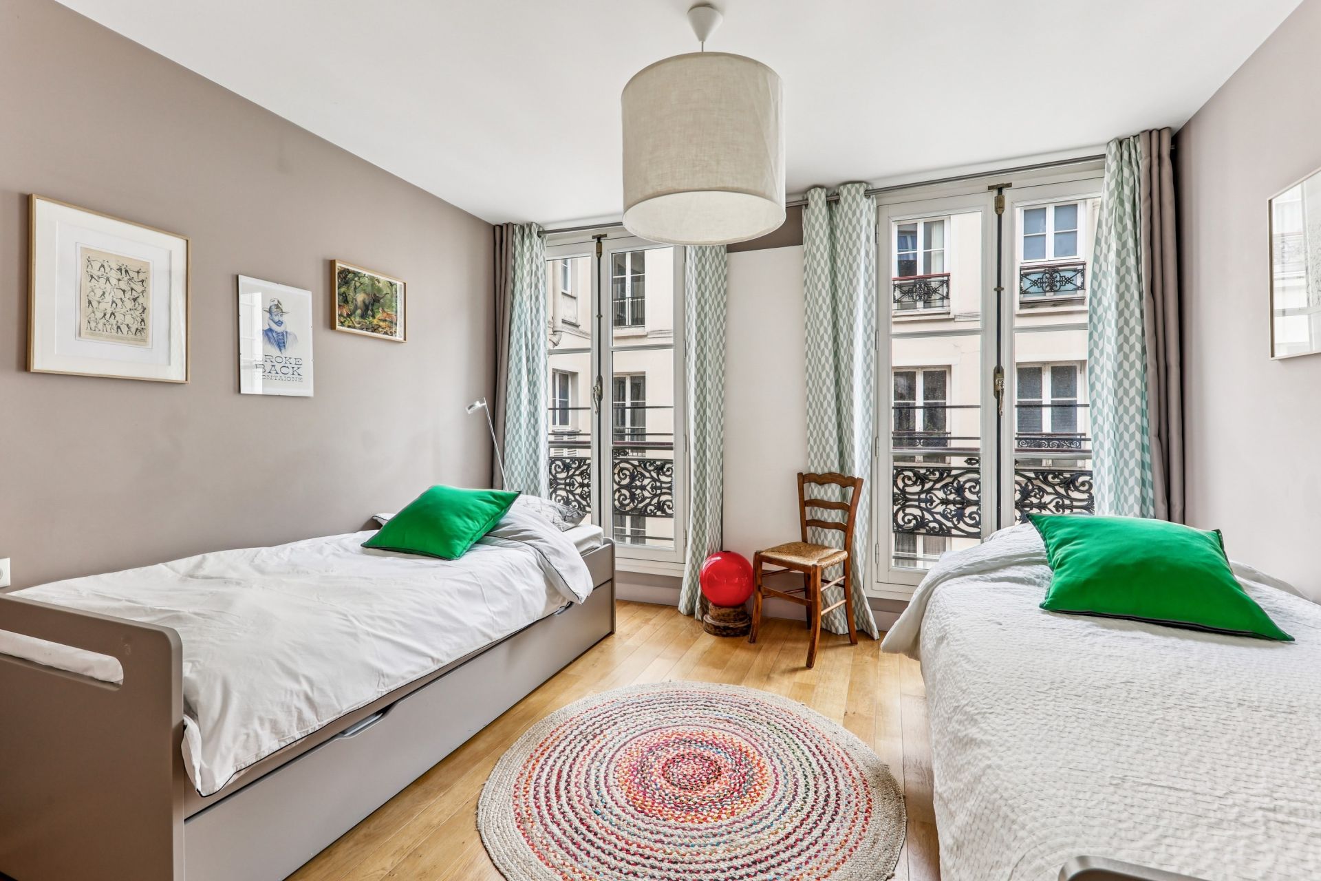luxury apartment 5 Rooms for sale on PARIS (75008)