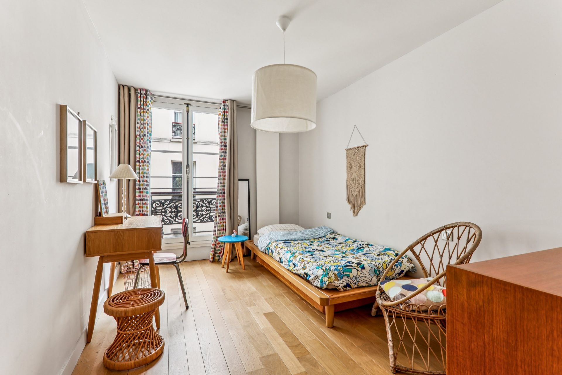 luxury apartment 5 Rooms for sale on PARIS (75008)