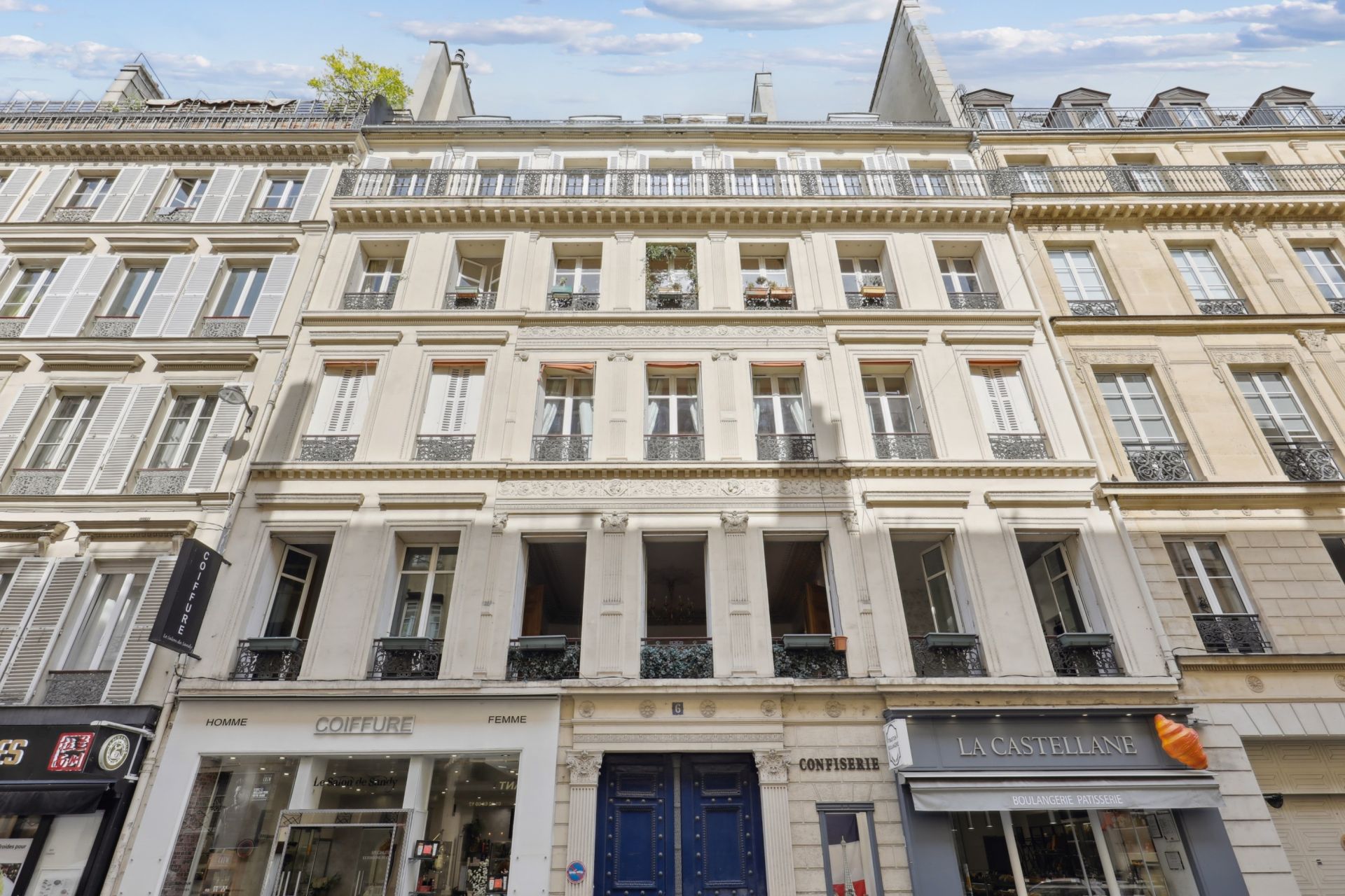 luxury apartment 5 Rooms for sale on PARIS (75008)