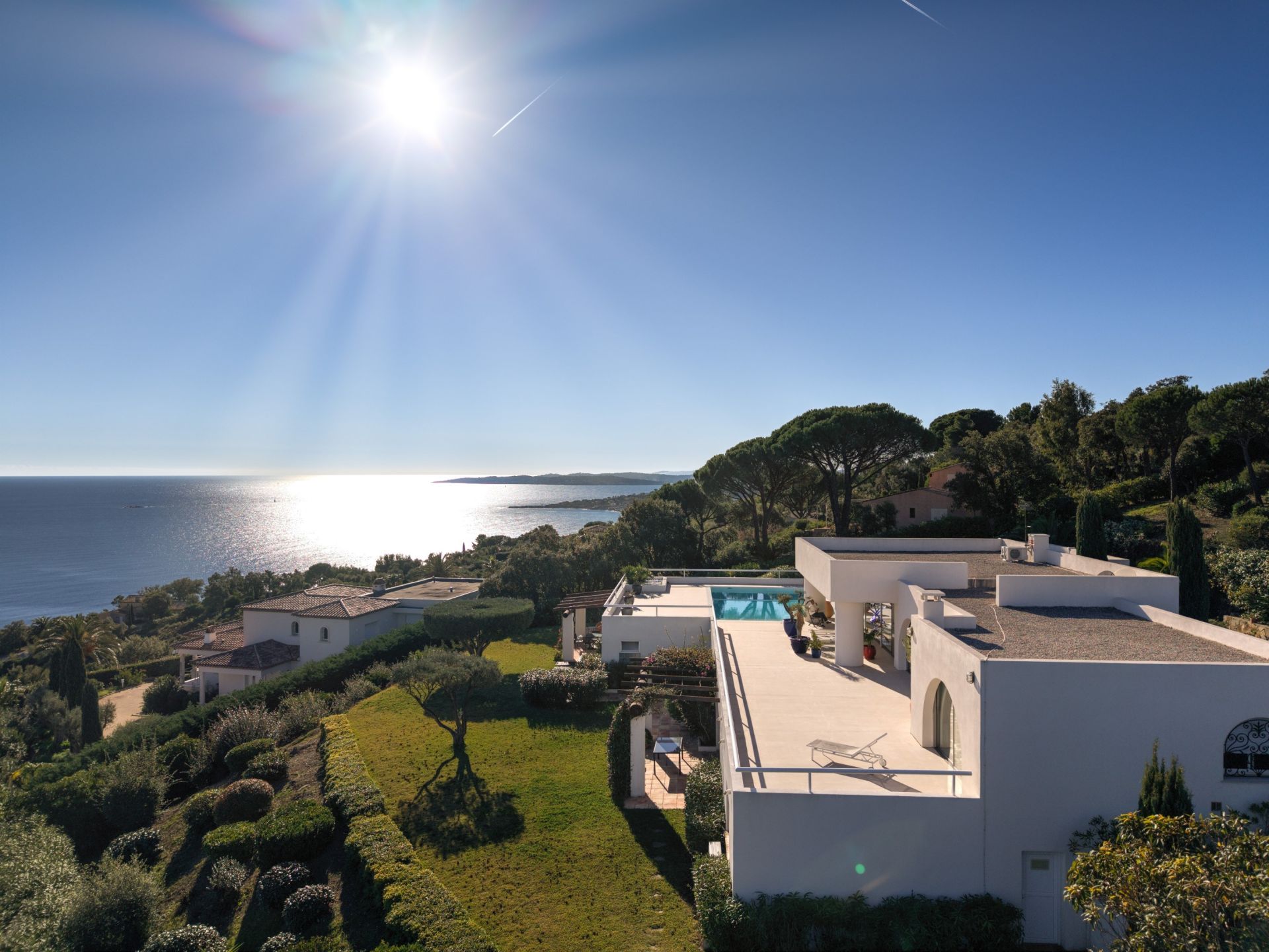 maison contemporaine 10 Pièces en vente sur STE MAXIME (83120)