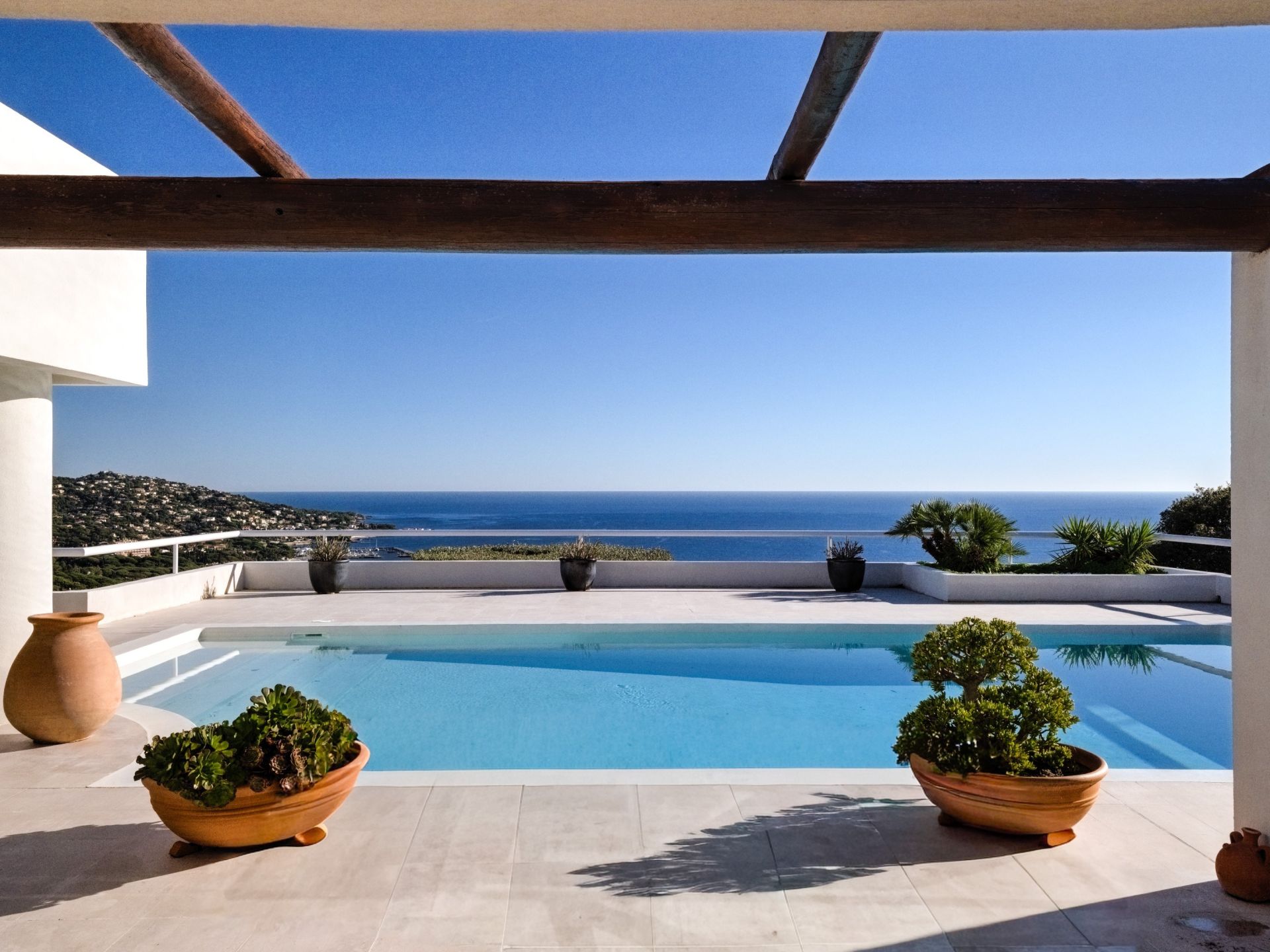 maison contemporaine 10 Pièces en vente sur STE MAXIME (83120)